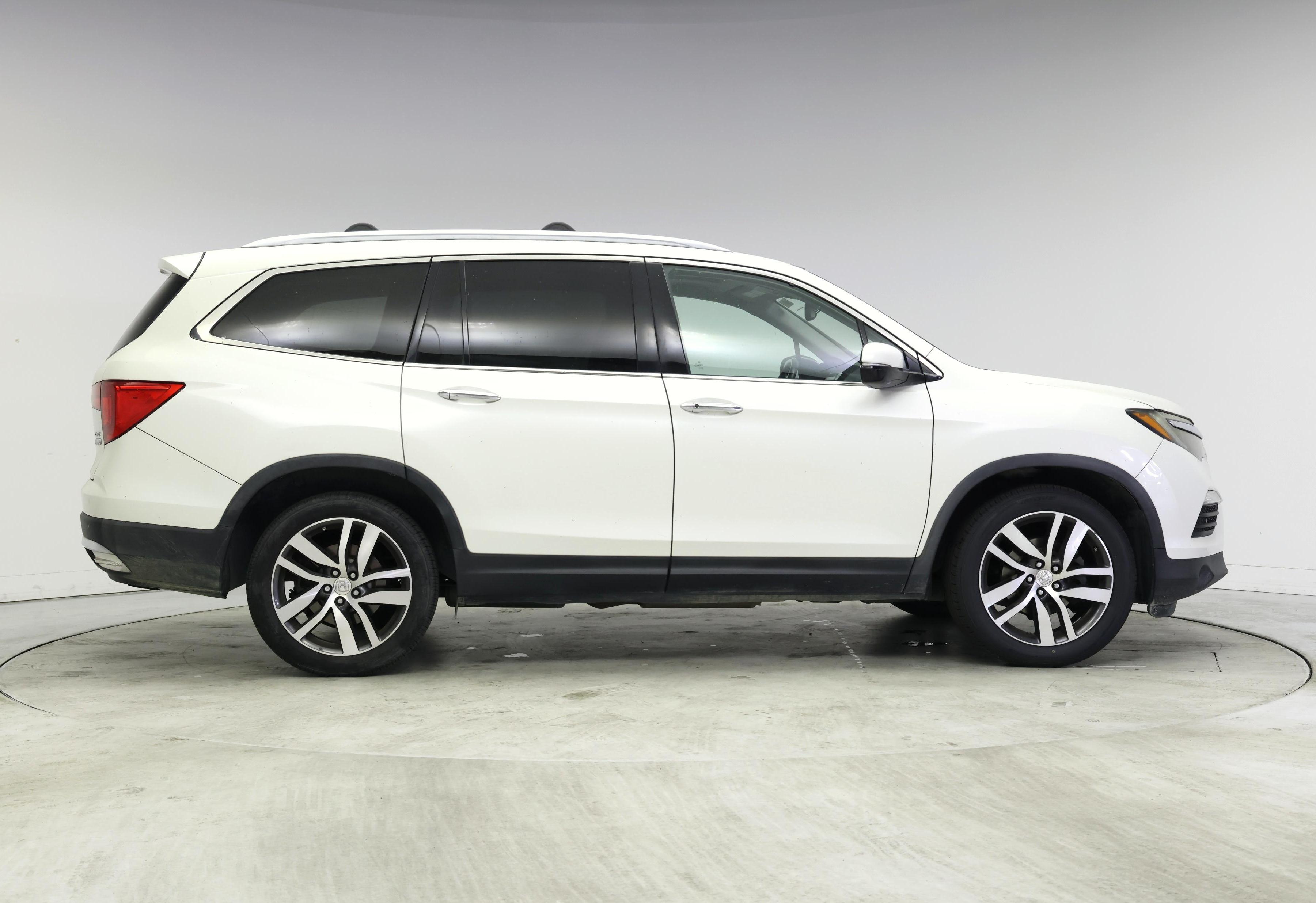 Thumbnail: 2016 Honda Pilot - 7