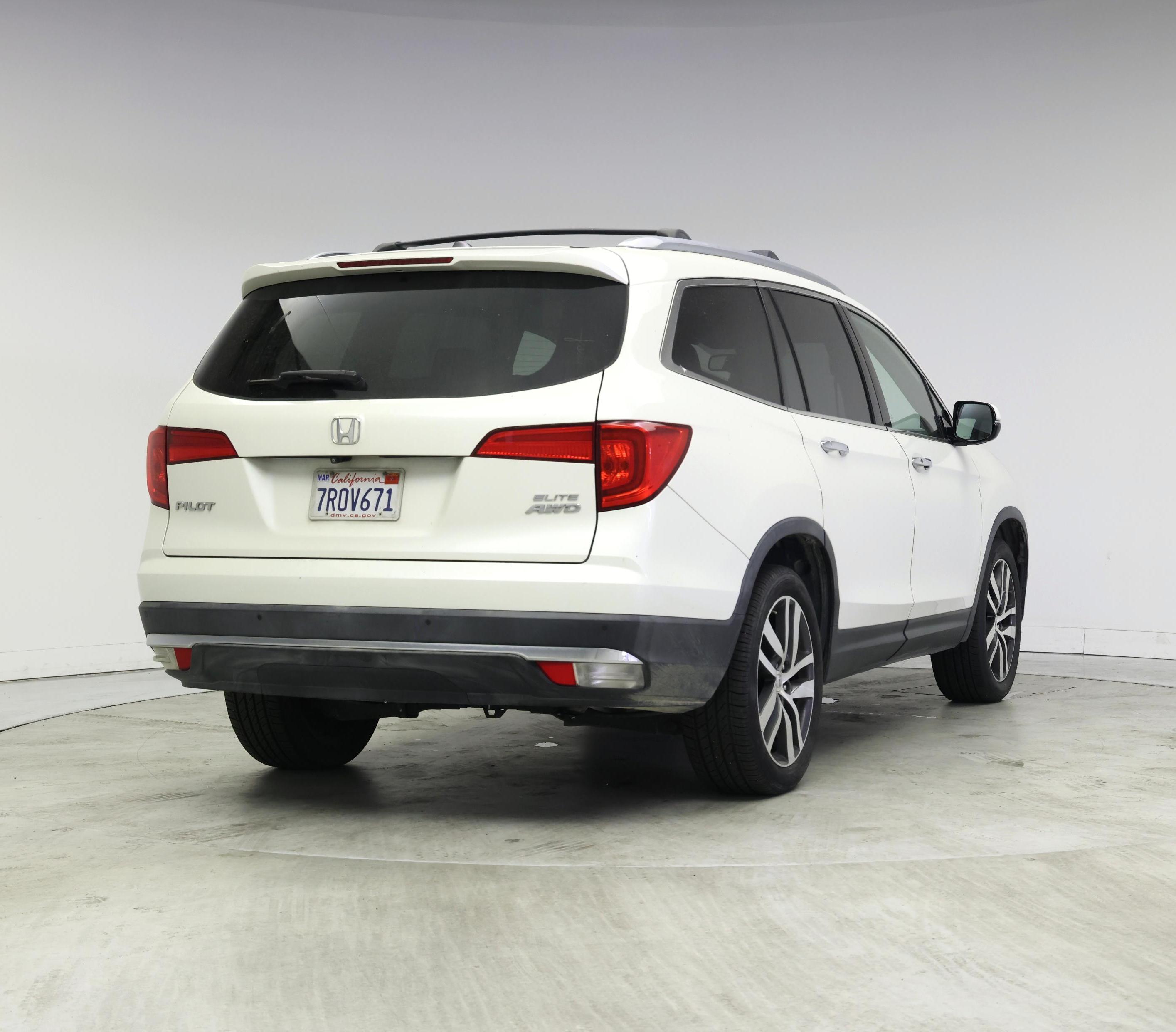 Thumbnail: 2016 Honda Pilot - 8