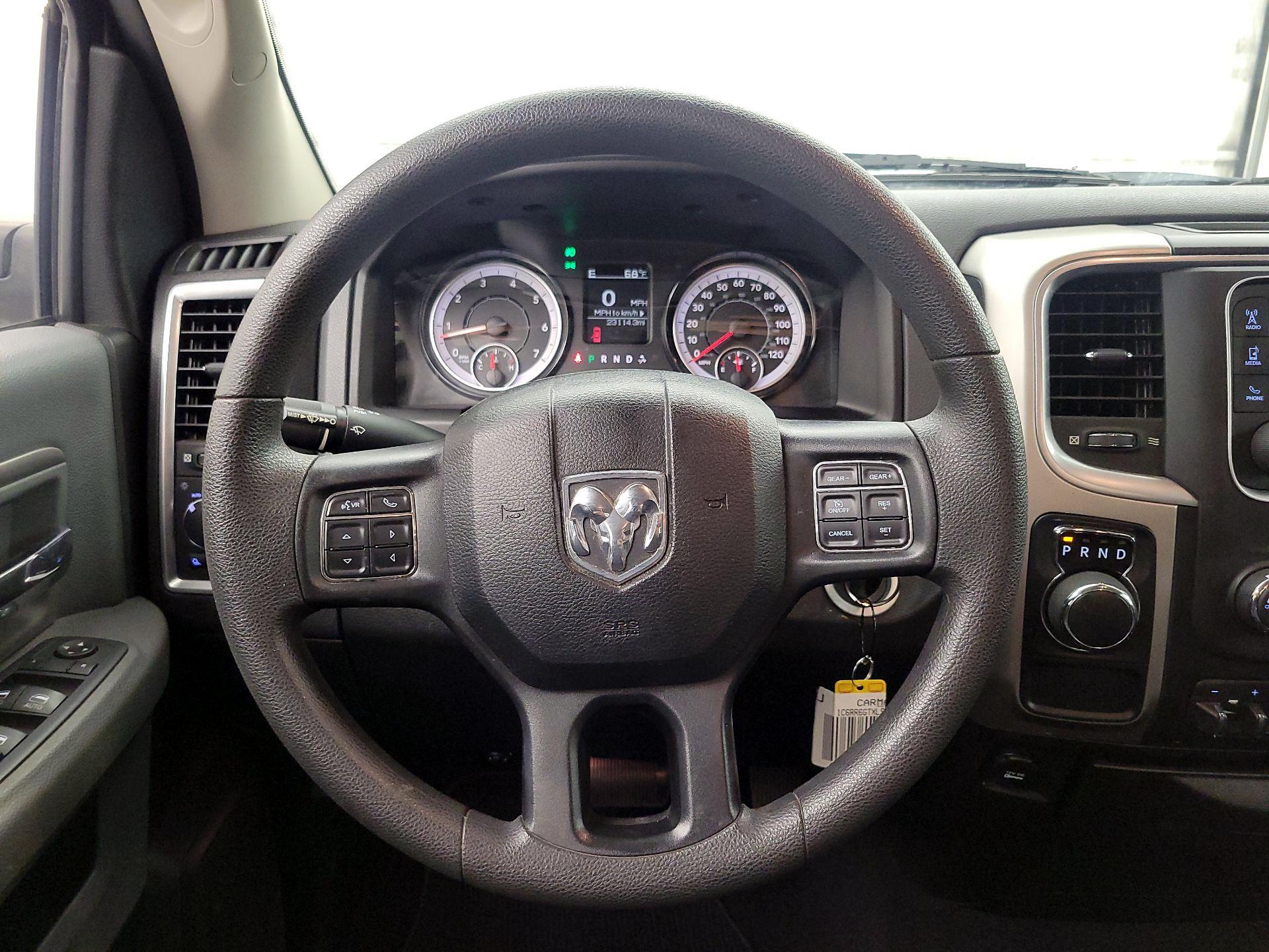 Thumbnail: 2020 RAM 1500 Classic - 10