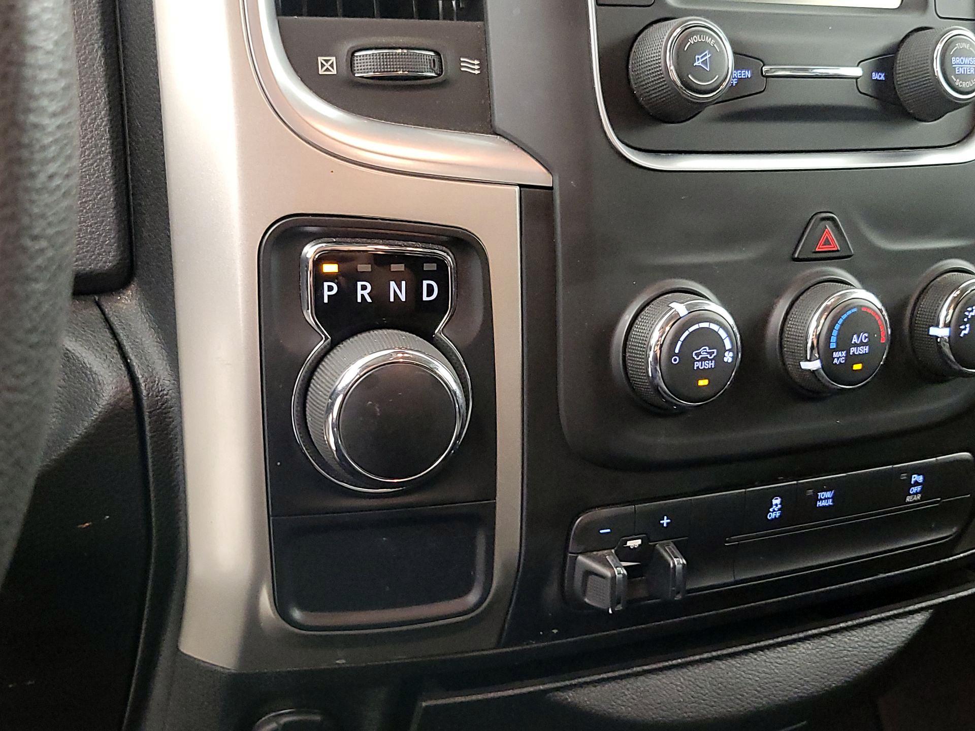 Thumbnail: 2020 RAM 1500 Classic - 17