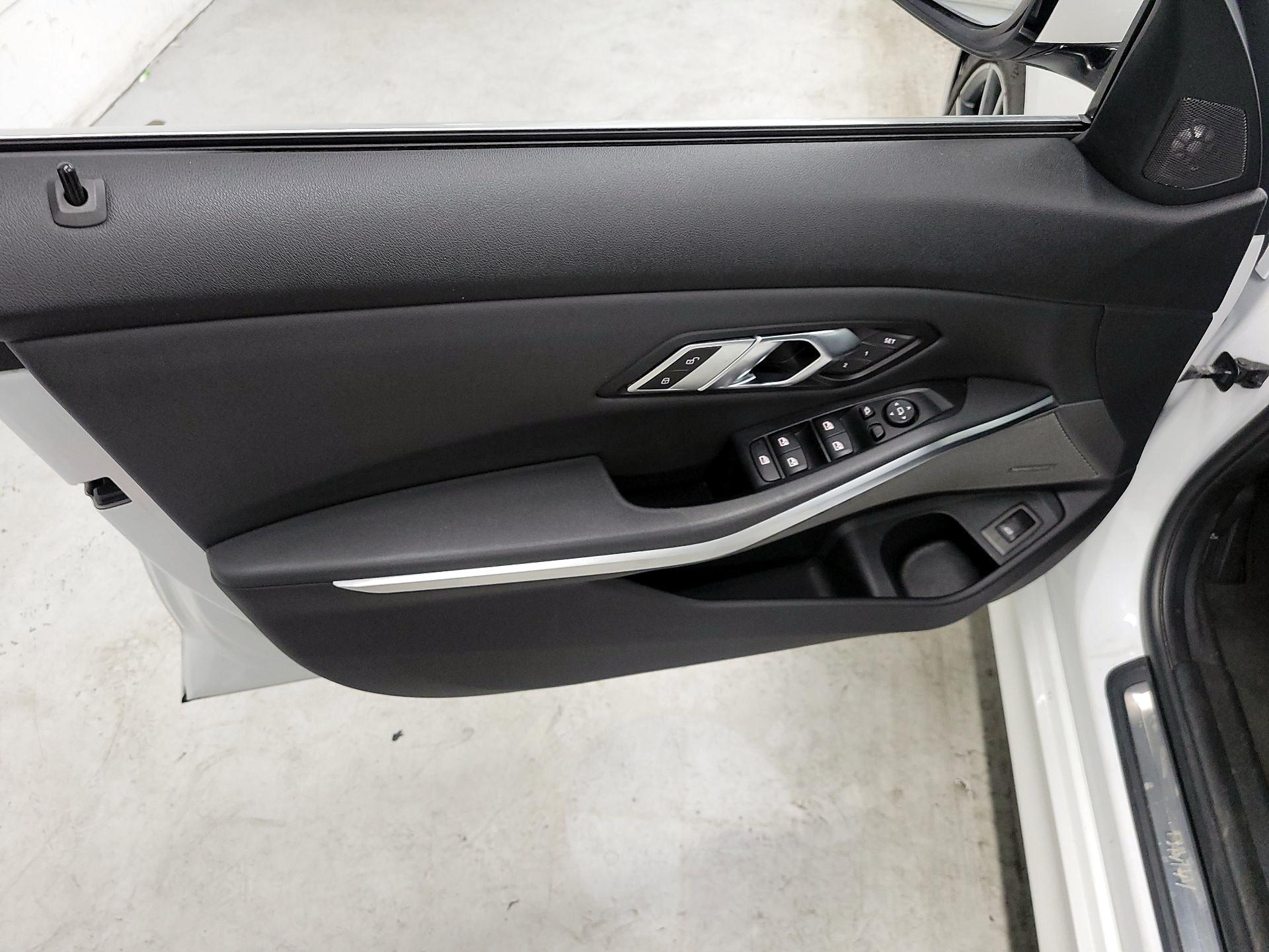 Thumbnail: 2019 BMW 3 Series - 12