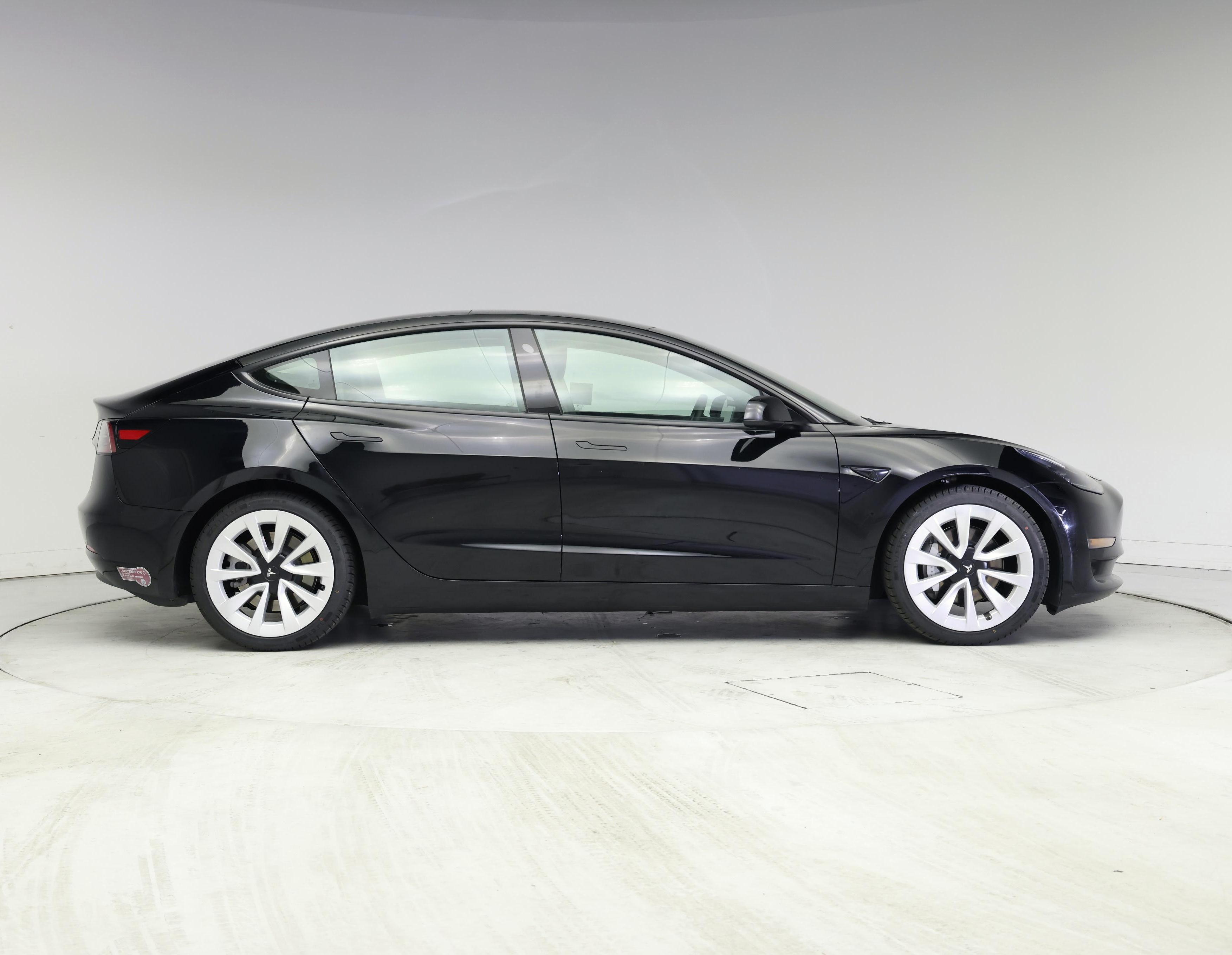 Thumbnail: 2023 Tesla Model 3 - 7
