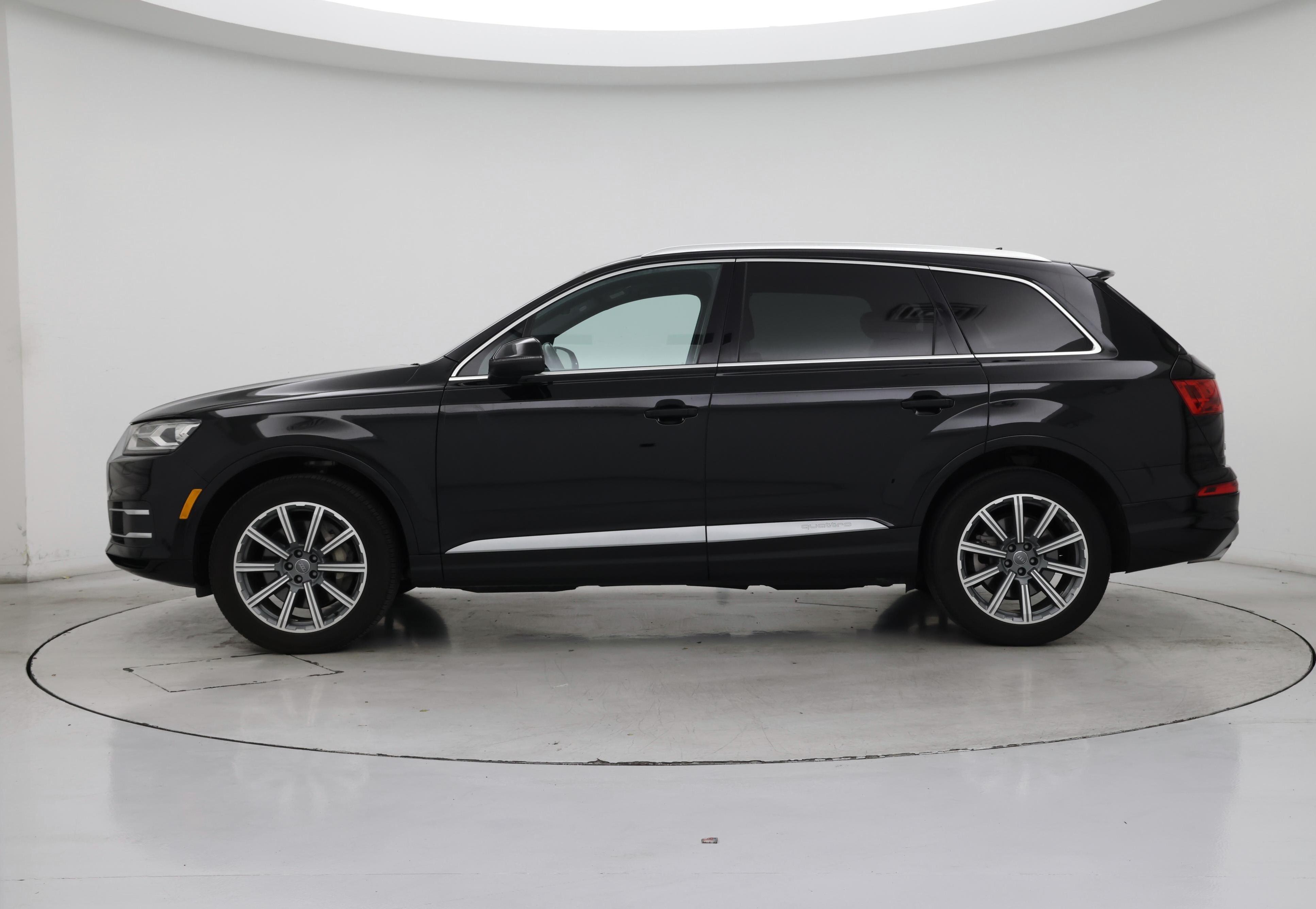 Thumbnail: 2019 Audi Q7 - 3