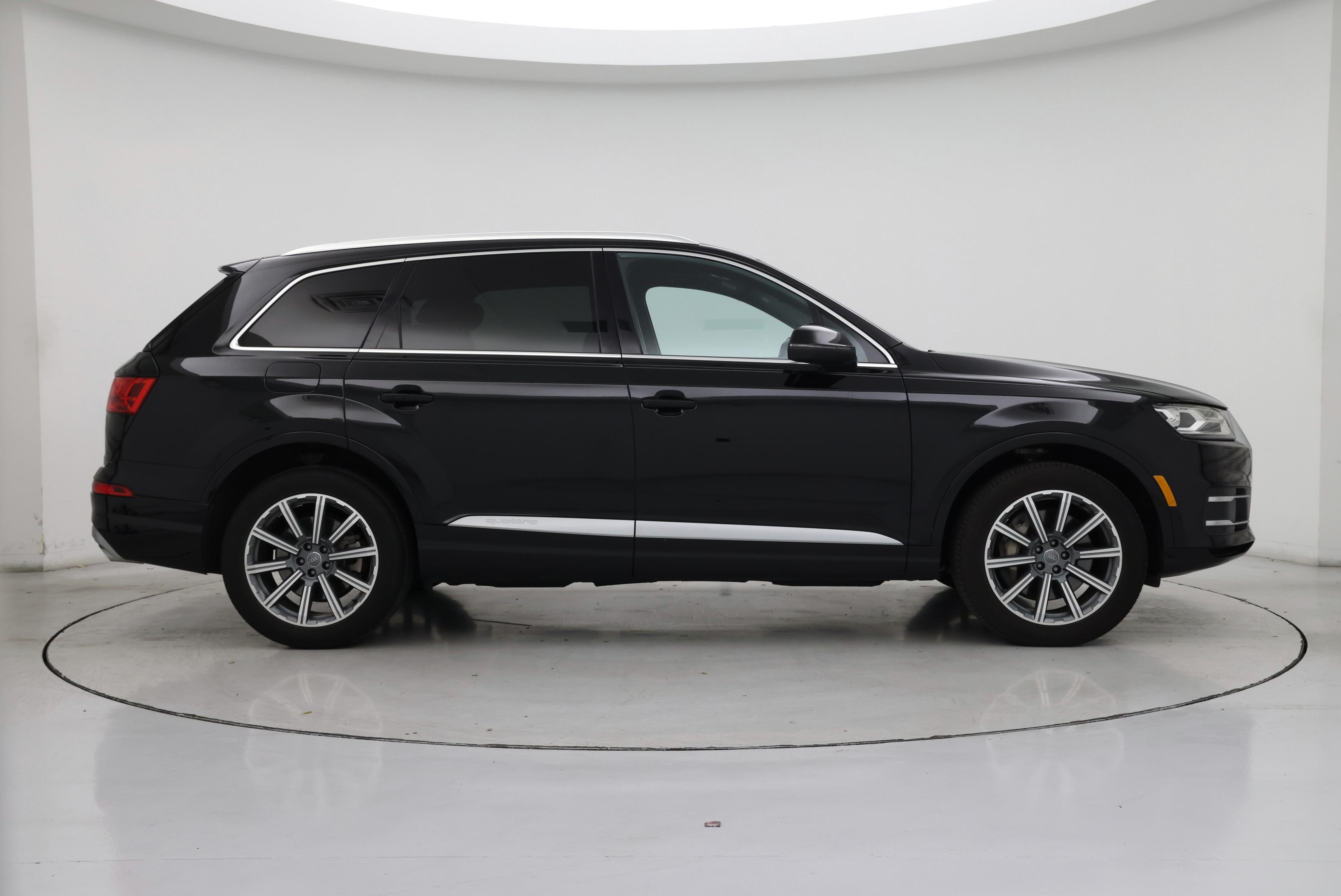 Thumbnail: 2019 Audi Q7 - 7