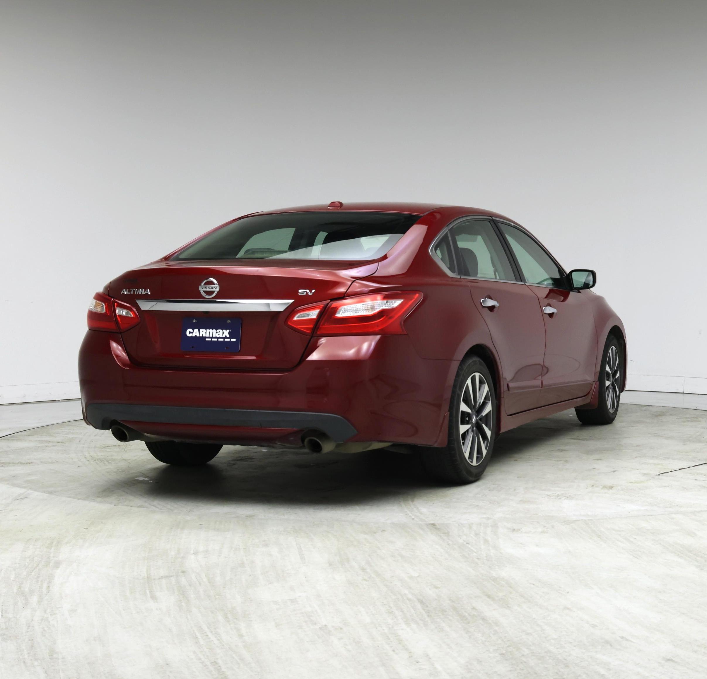 Thumbnail: 2017 Nissan Altima - 8