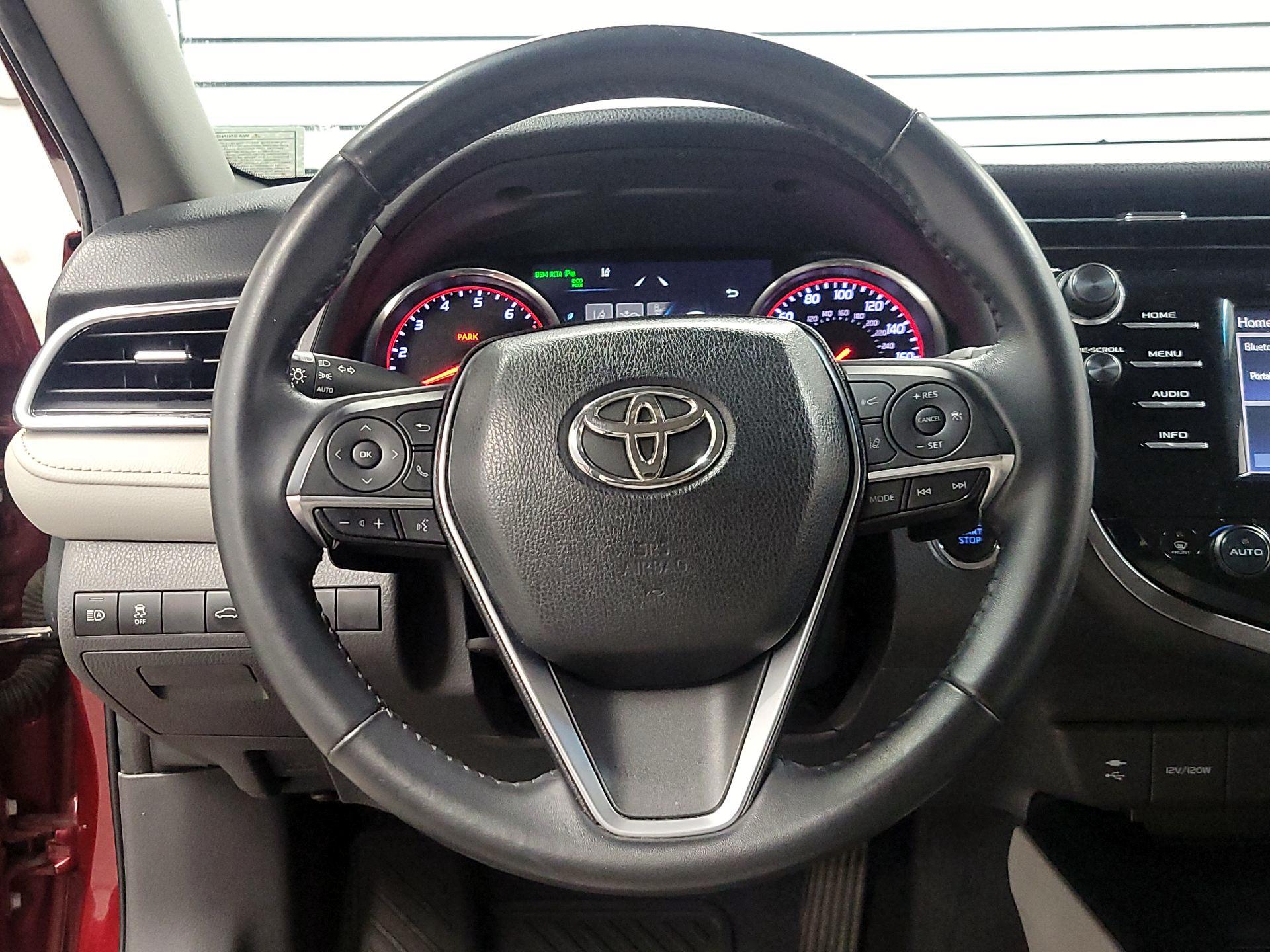 Thumbnail: 2018 Toyota Camry - 10