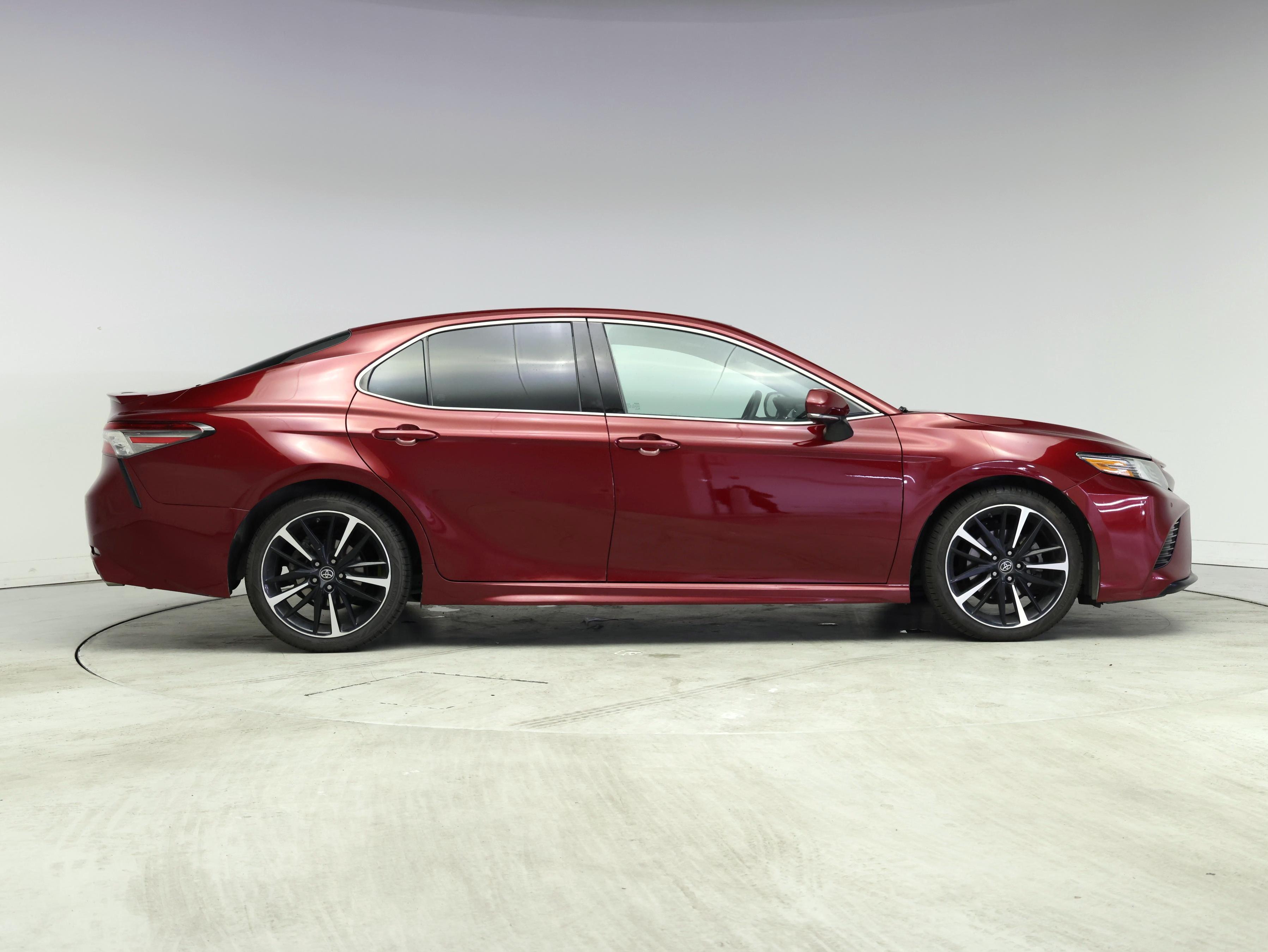 Thumbnail: 2018 Toyota Camry - 7