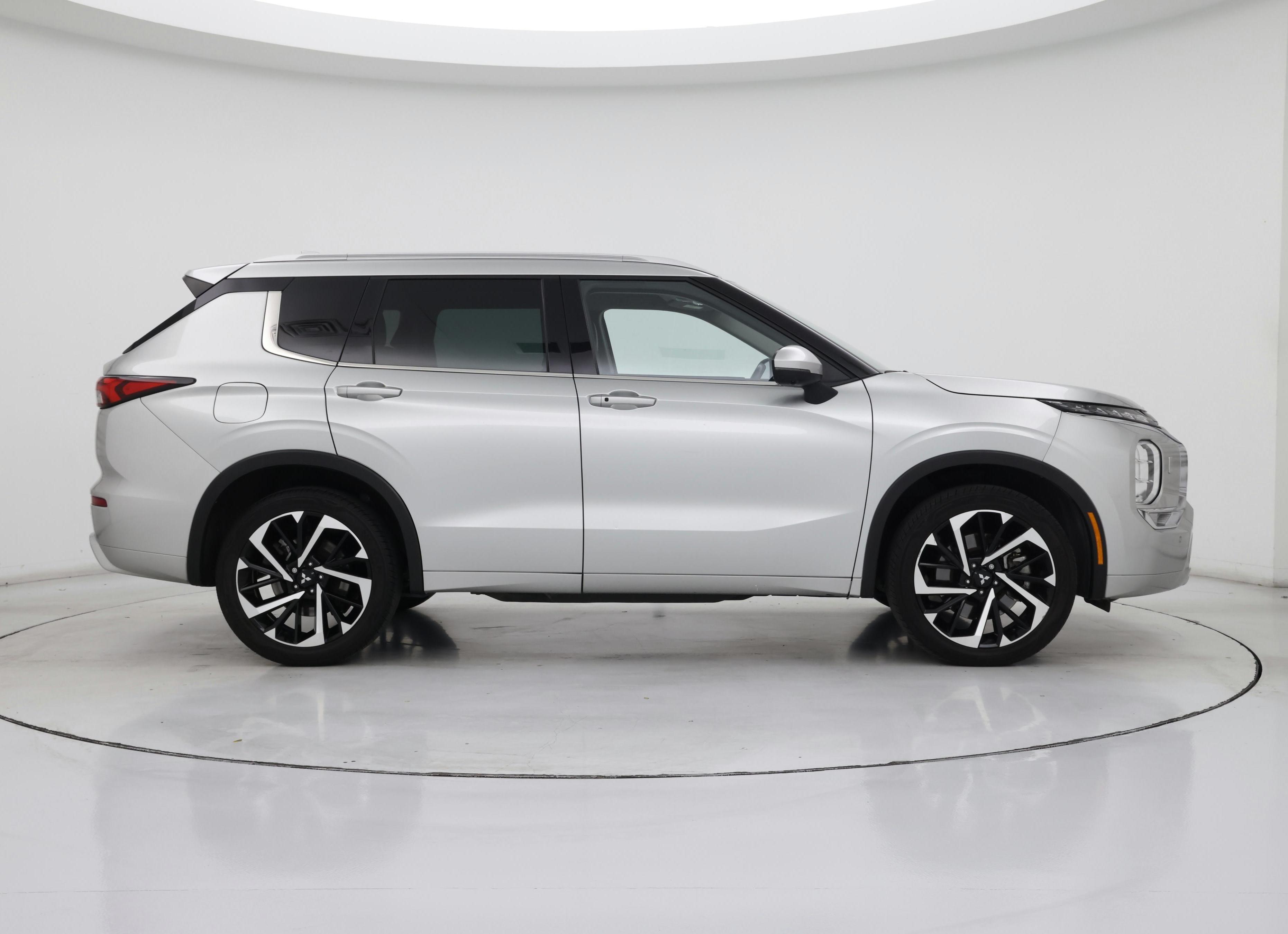 Thumbnail: 2022 Mitsubishi Outlander - 7
