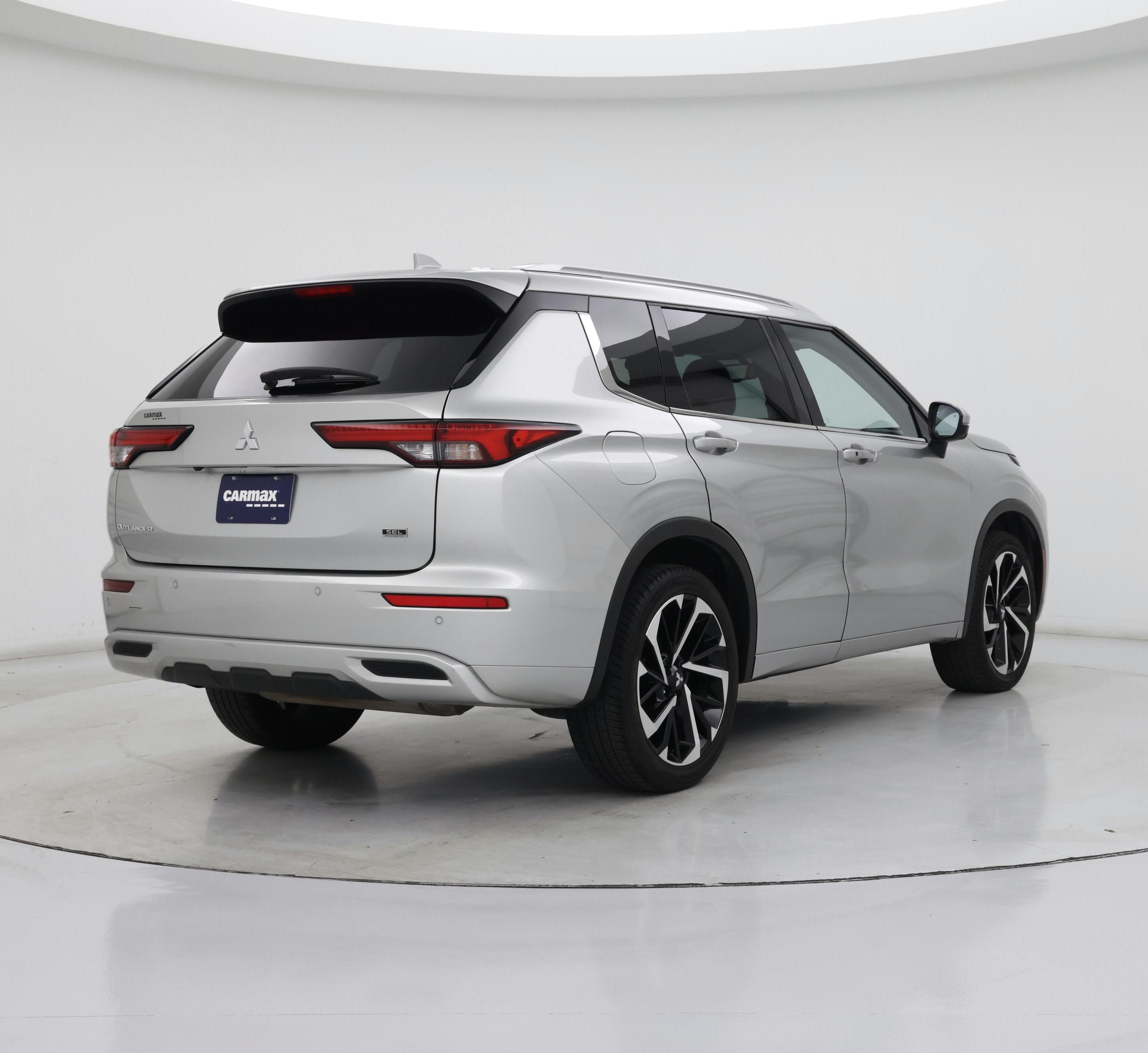 Thumbnail: 2022 Mitsubishi Outlander - 8