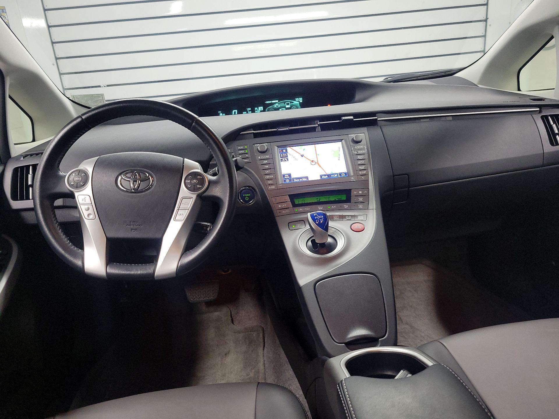 Thumbnail: 2013 Toyota Prius - 9