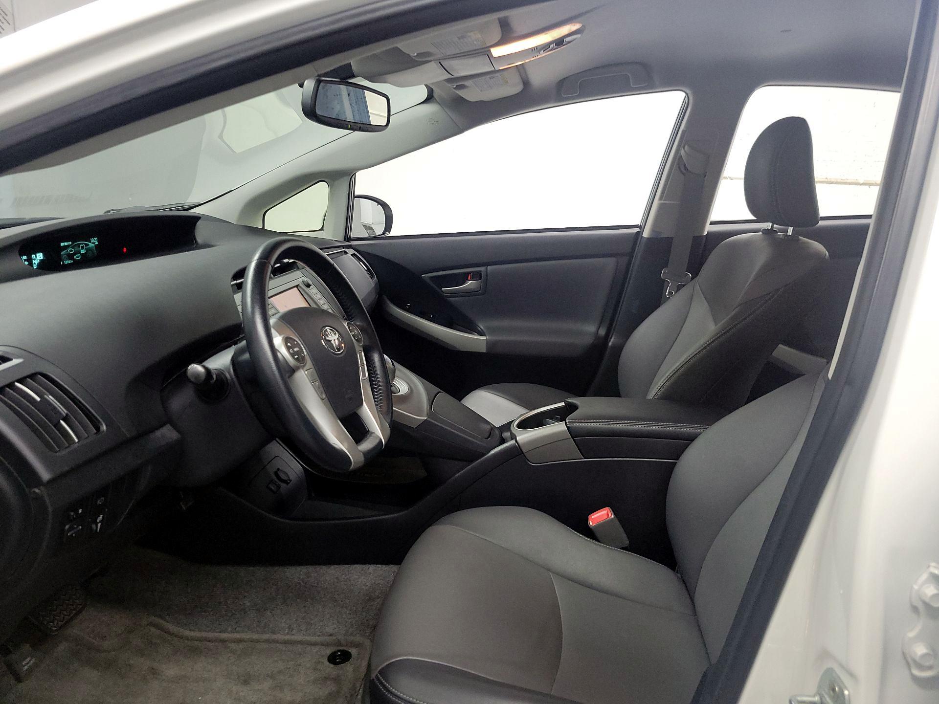 Thumbnail: 2013 Toyota Prius - 11