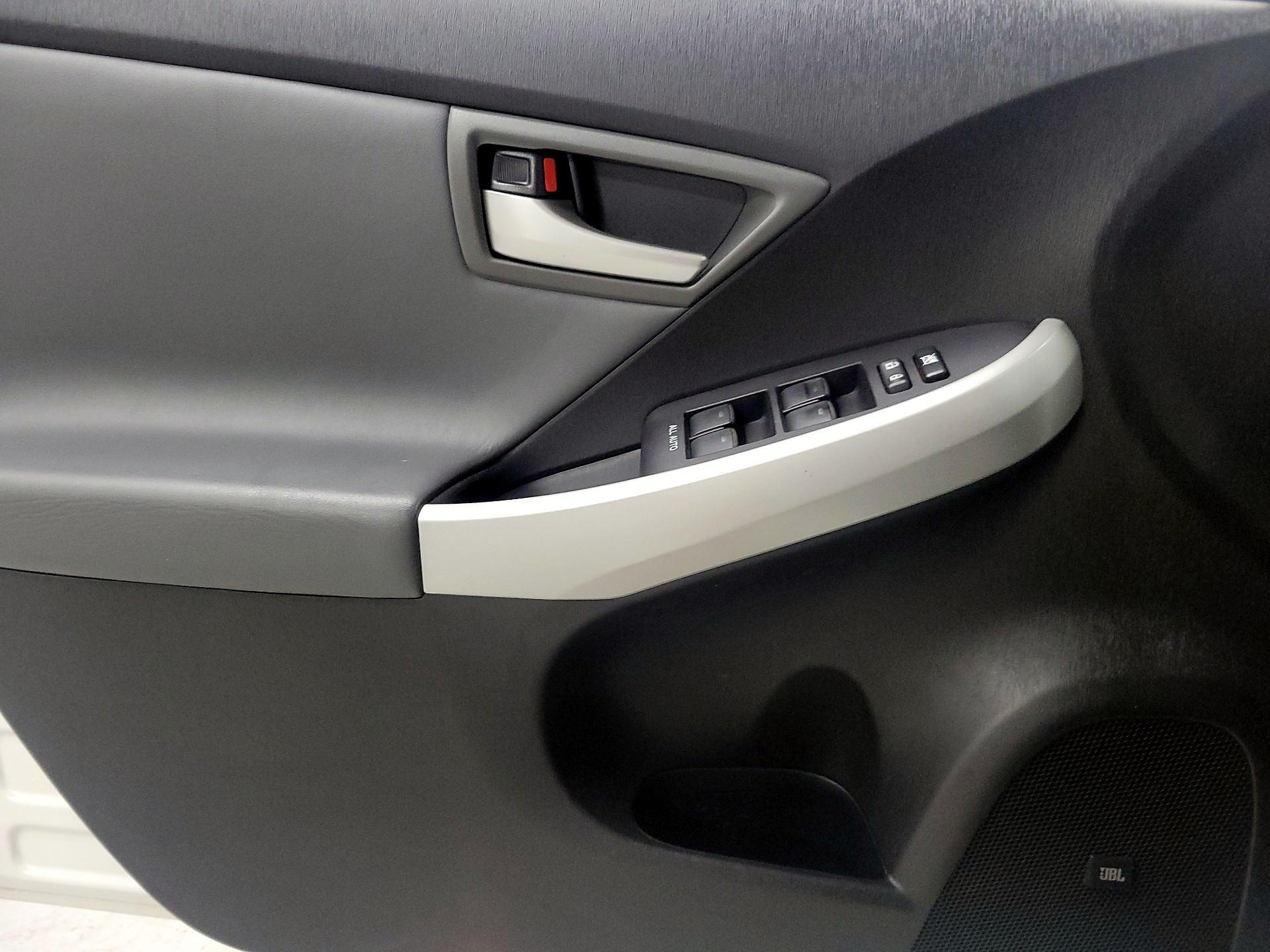 Thumbnail: 2013 Toyota Prius - 12