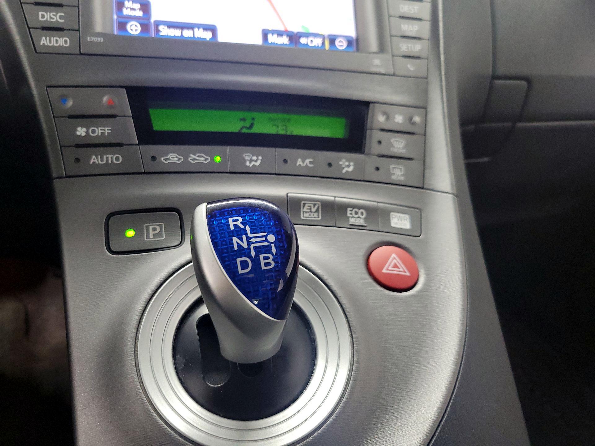 Thumbnail: 2013 Toyota Prius - 18