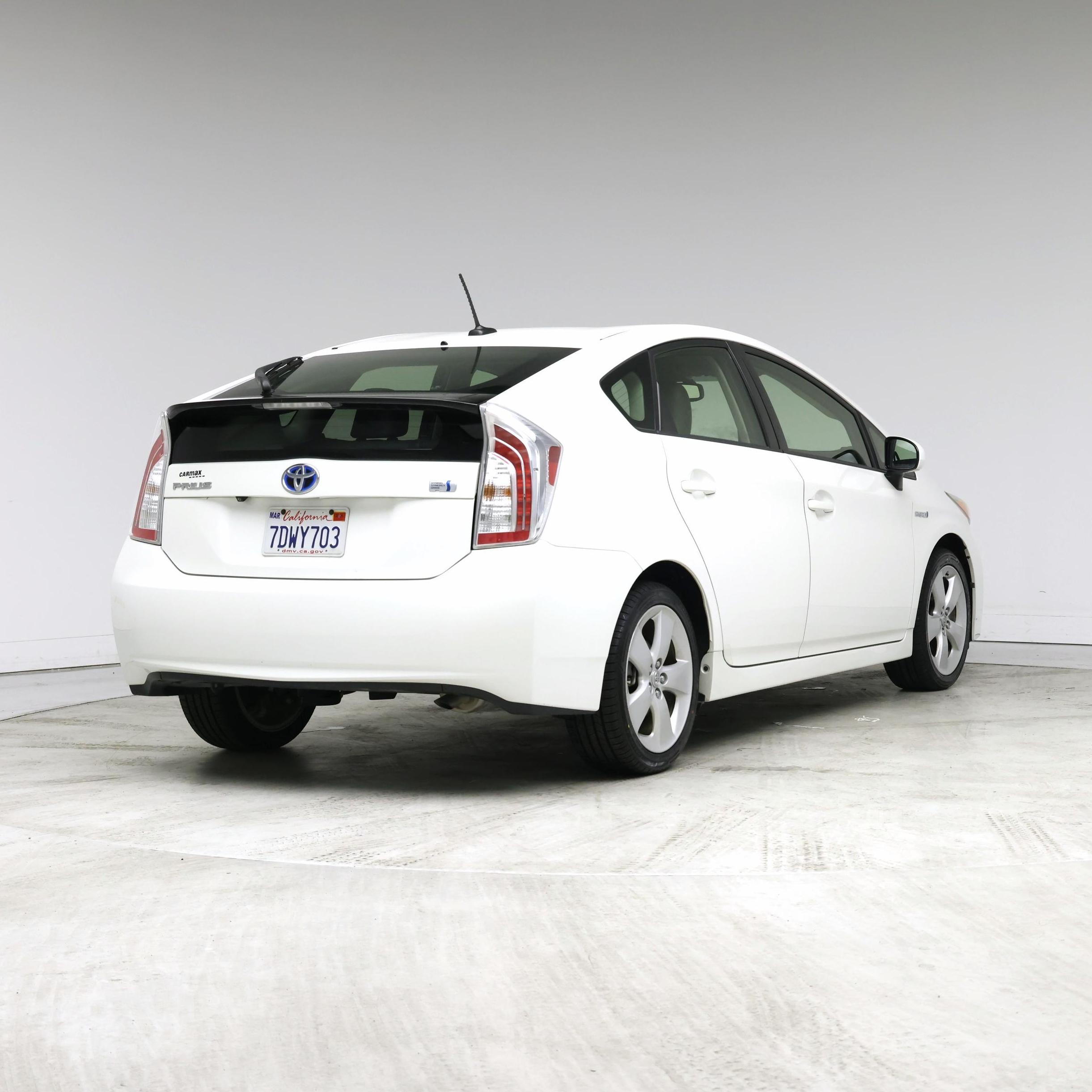 Thumbnail: 2013 Toyota Prius - 8