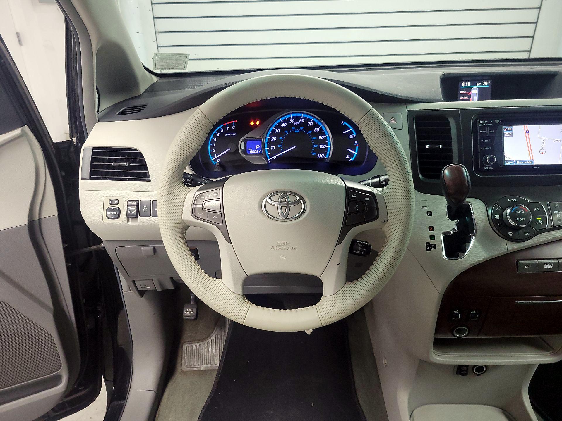 Thumbnail: 2013 Toyota Sienna - 10