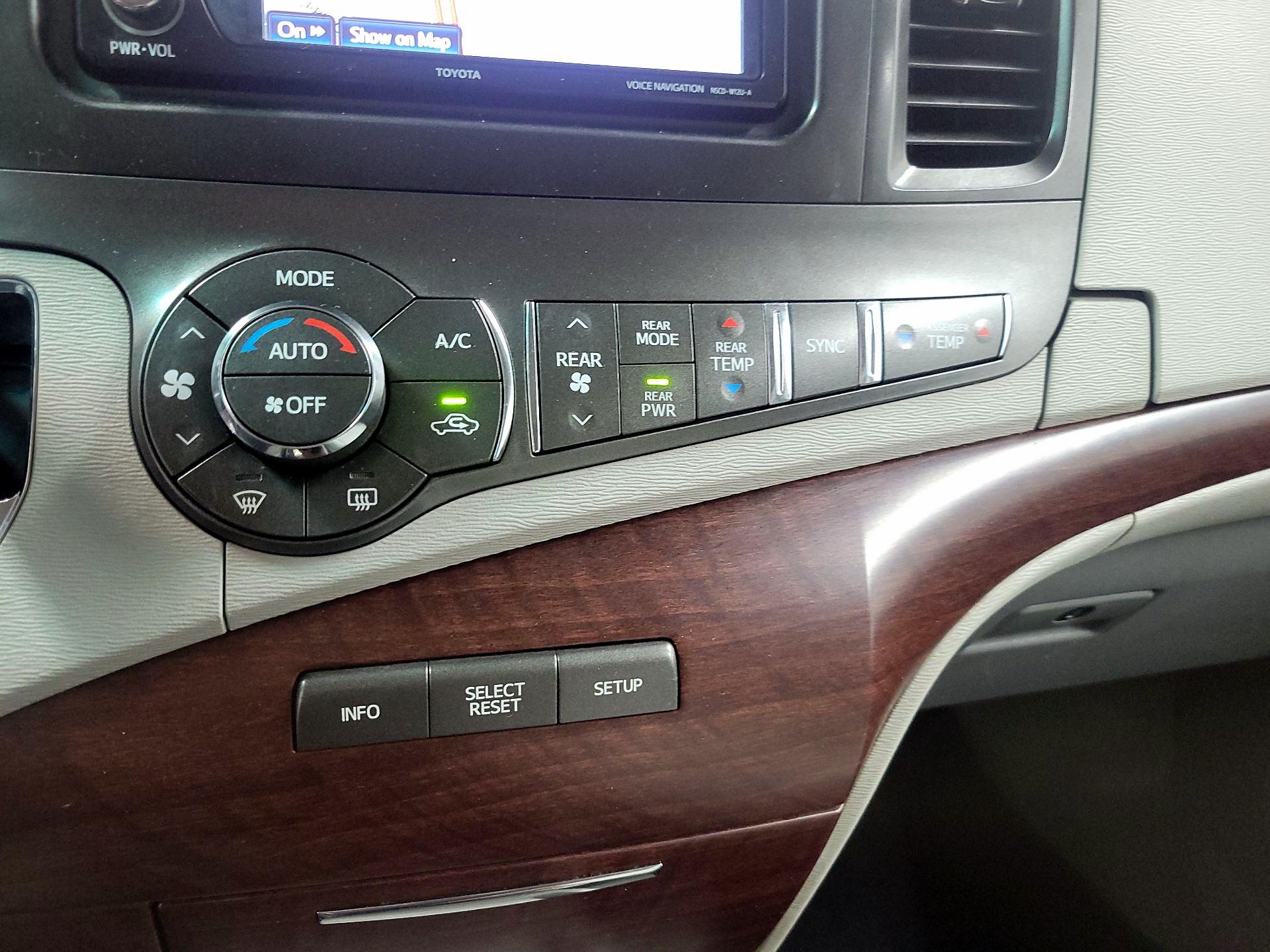 Thumbnail: 2013 Toyota Sienna - 15