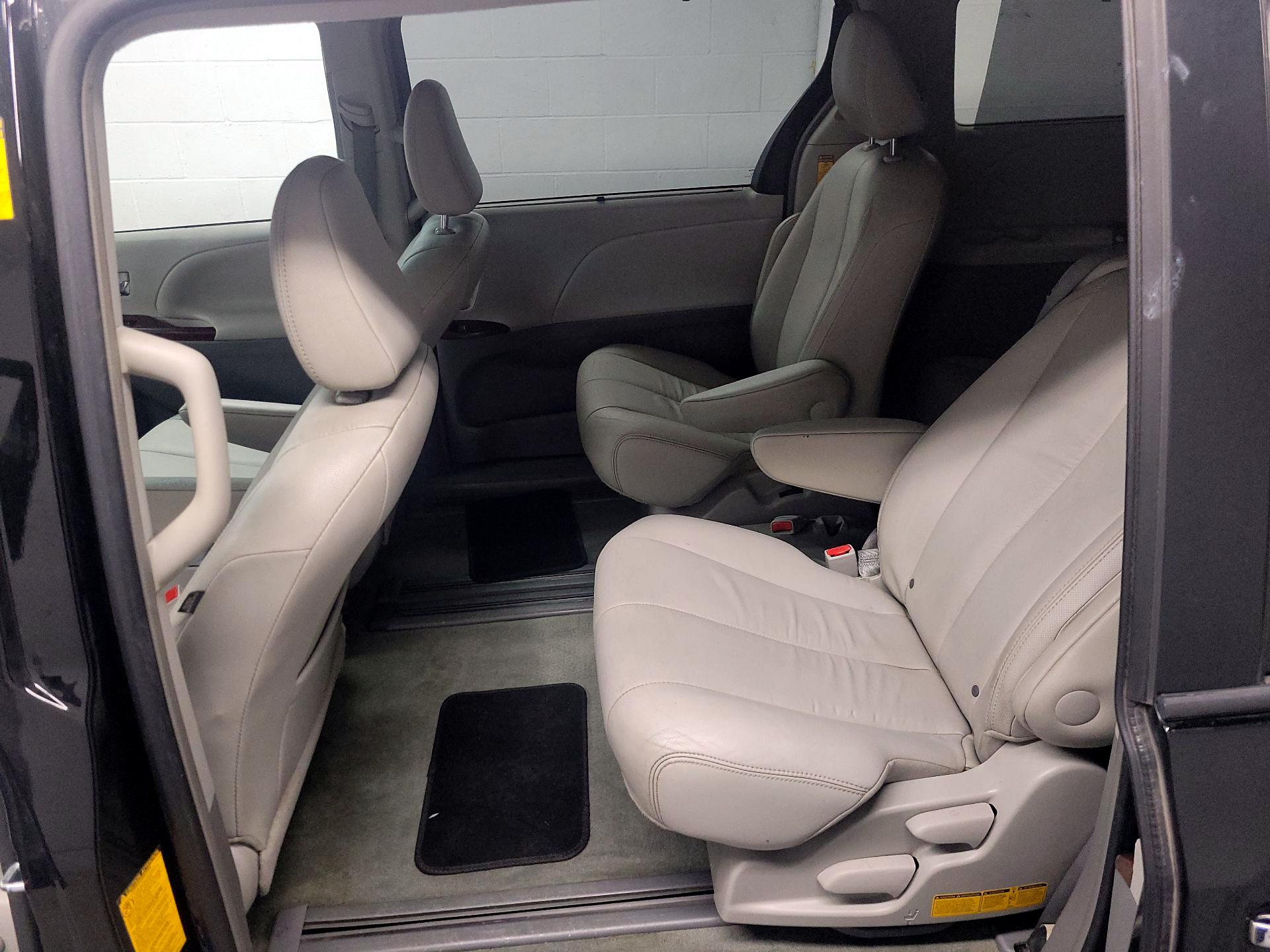 Thumbnail: 2013 Toyota Sienna - 17