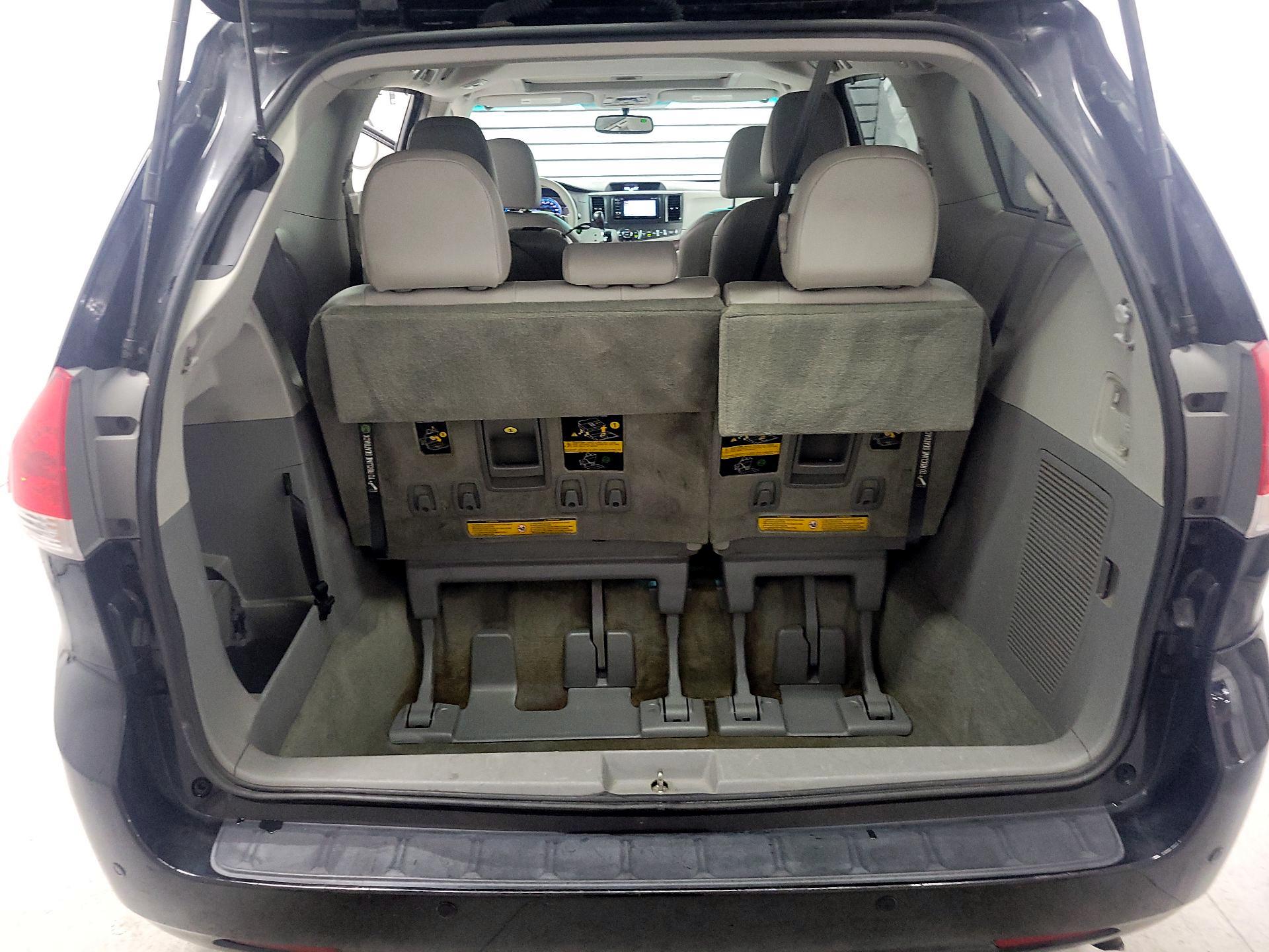 Thumbnail: 2013 Toyota Sienna - 18