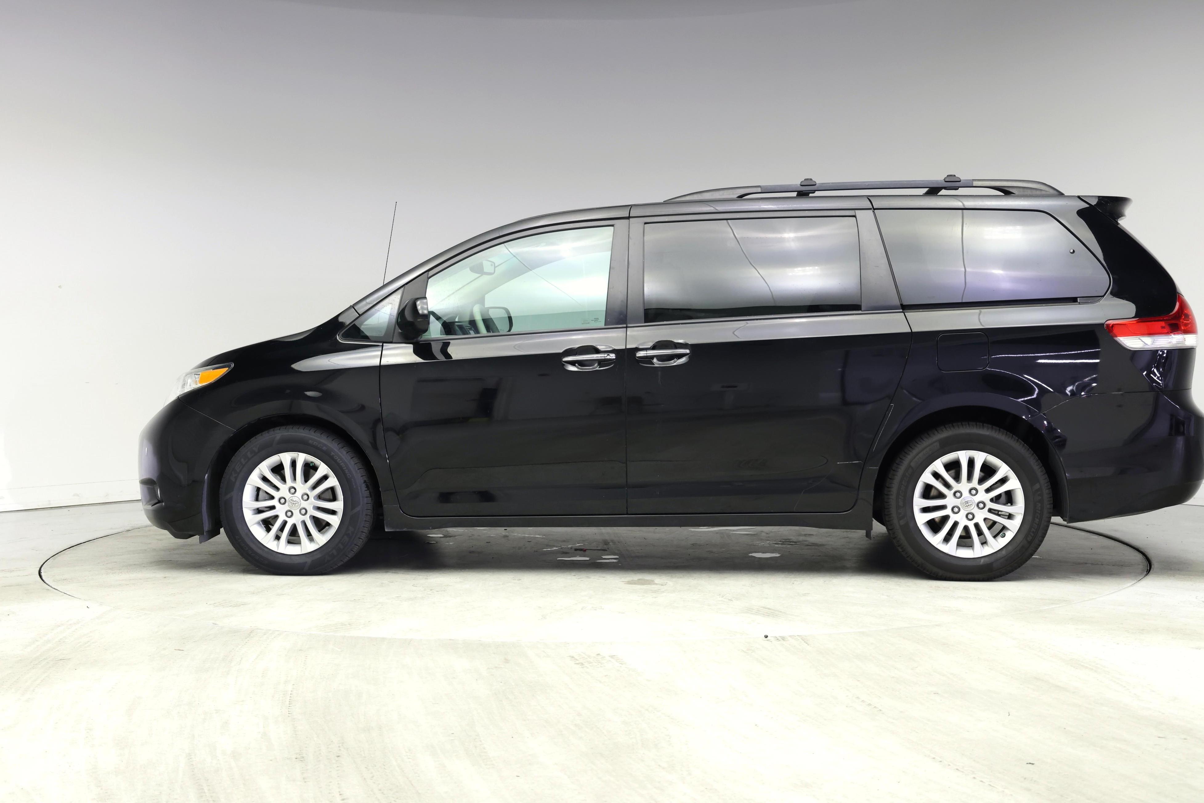 Thumbnail: 2013 Toyota Sienna - 3