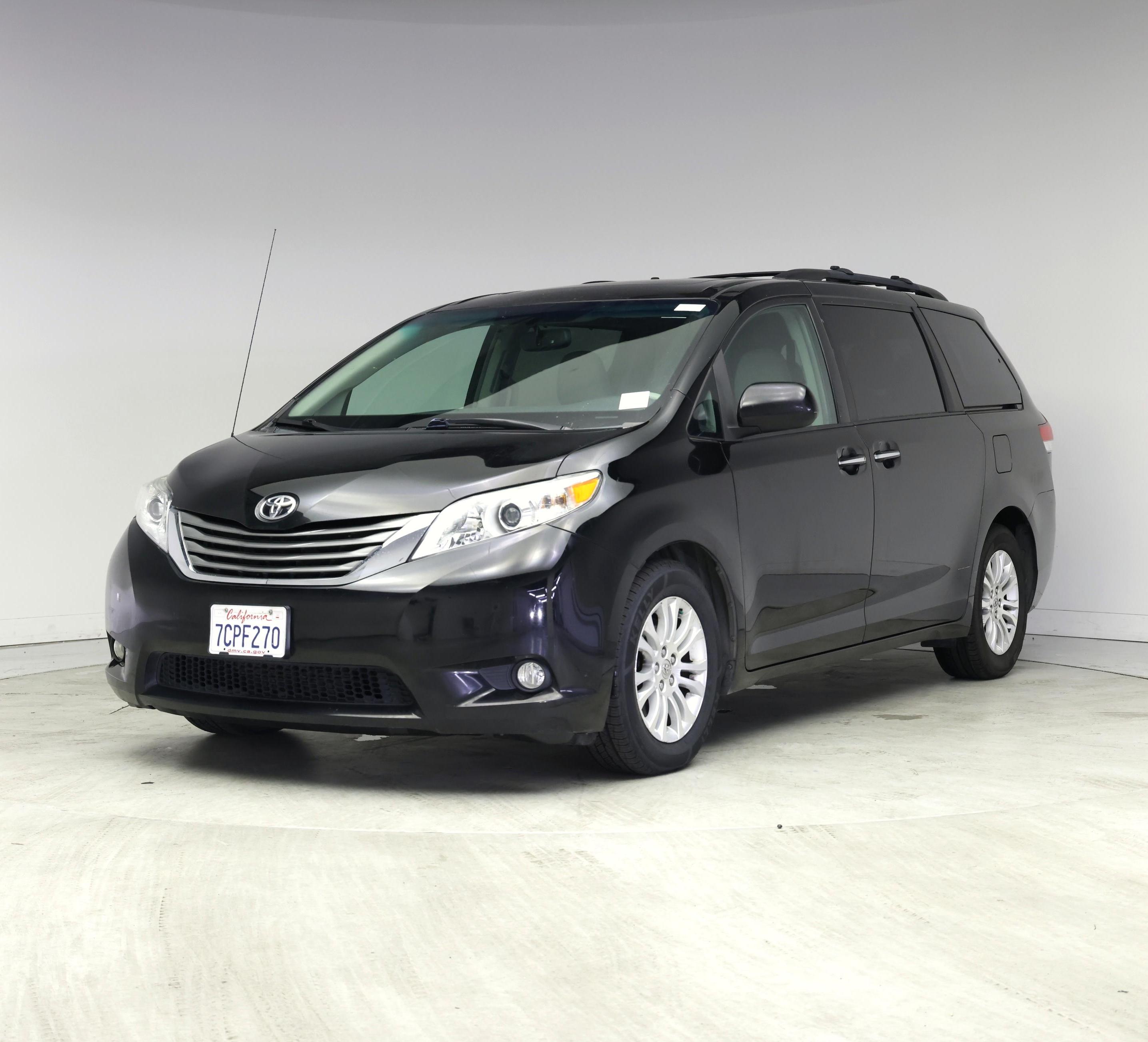 Thumbnail: 2013 Toyota Sienna - 4