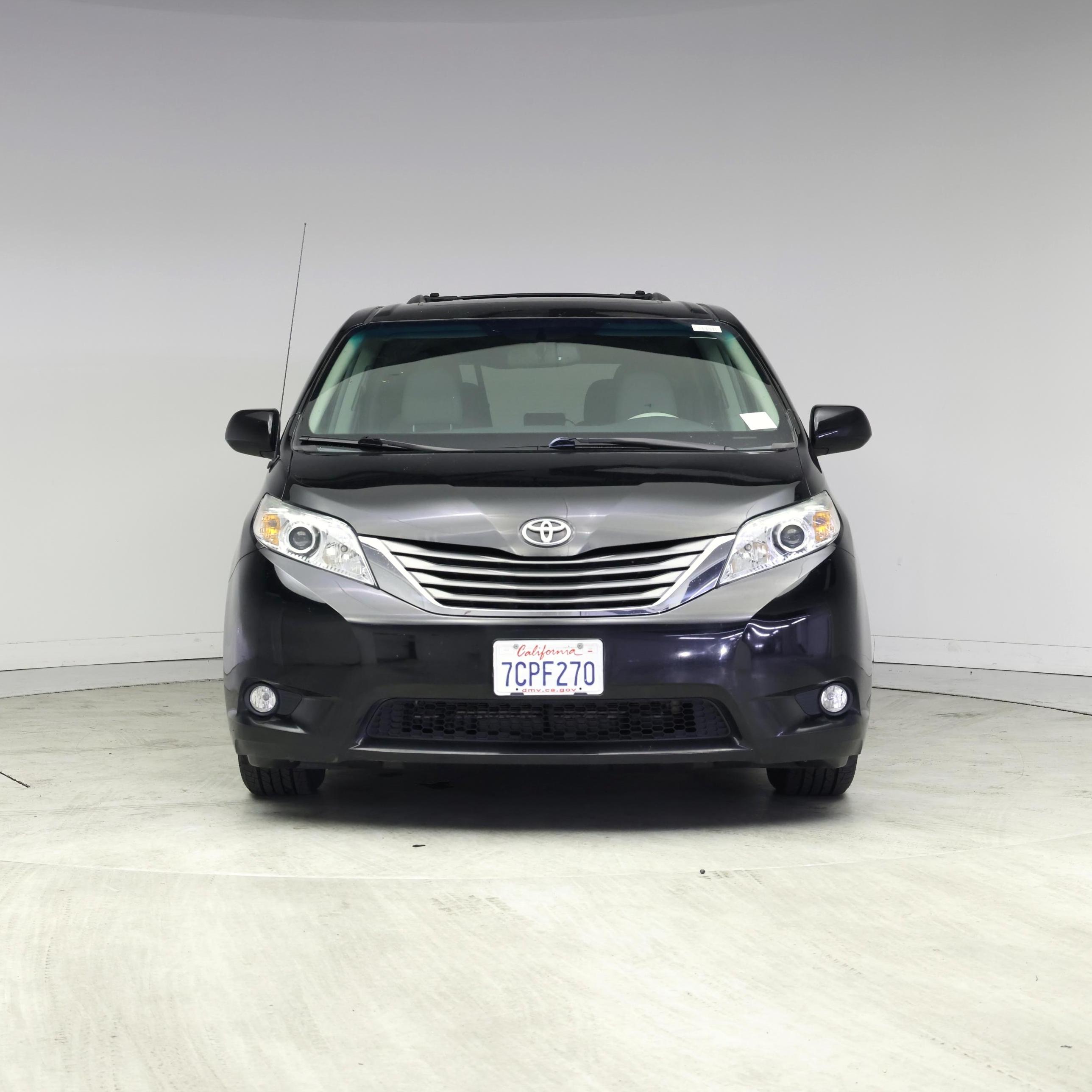Thumbnail: 2013 Toyota Sienna - 5