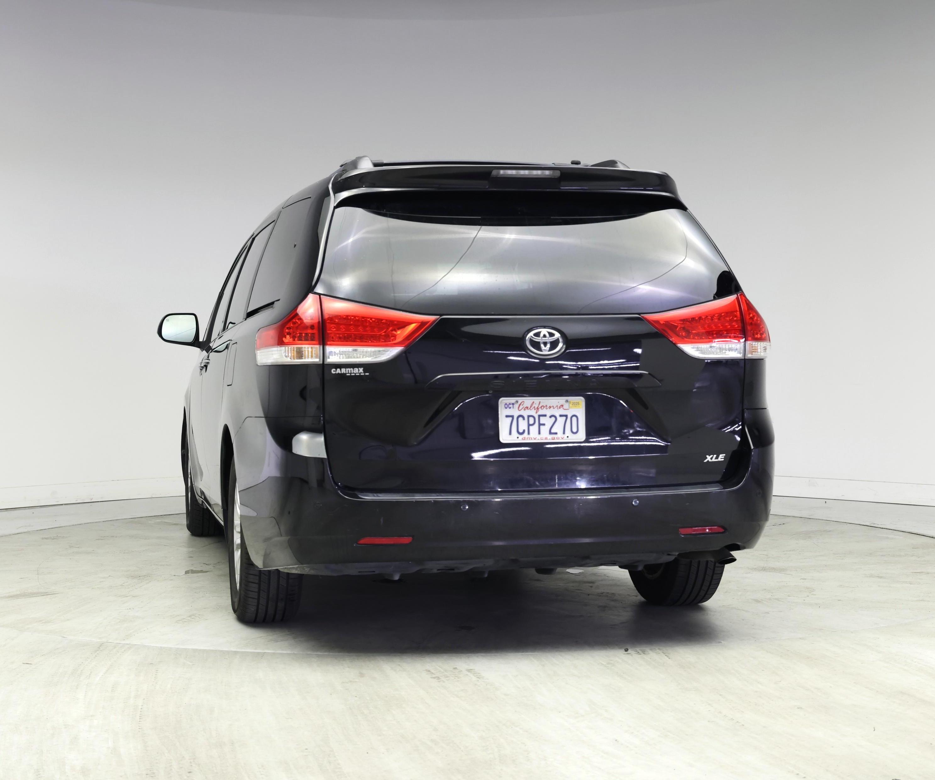 Thumbnail: 2013 Toyota Sienna - 6