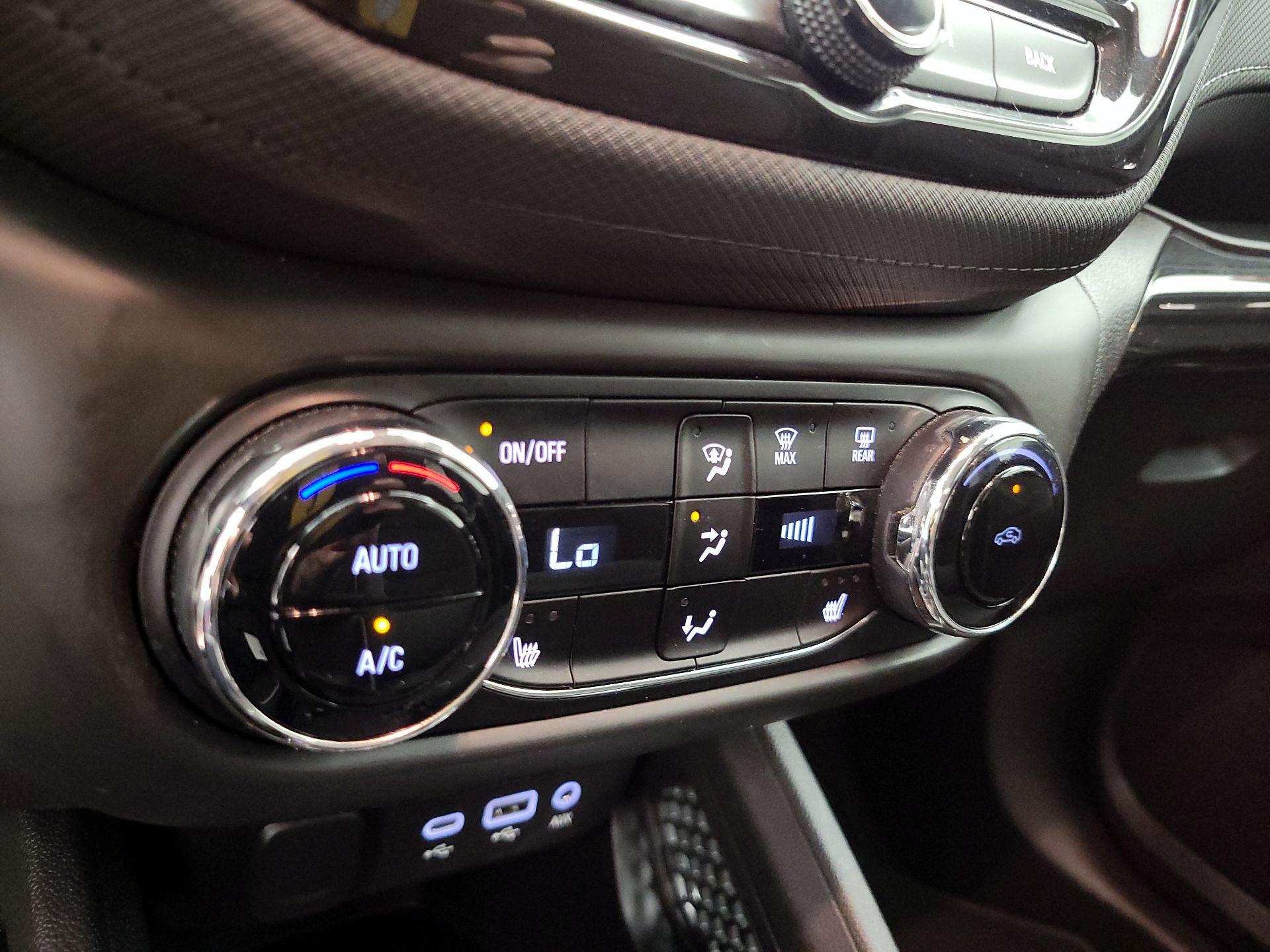 Thumbnail: 2022 Chevrolet TrailBlazer - 16