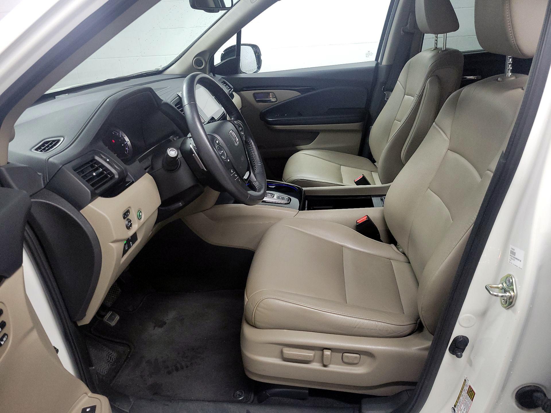 Thumbnail: 2017 Honda Pilot - 11
