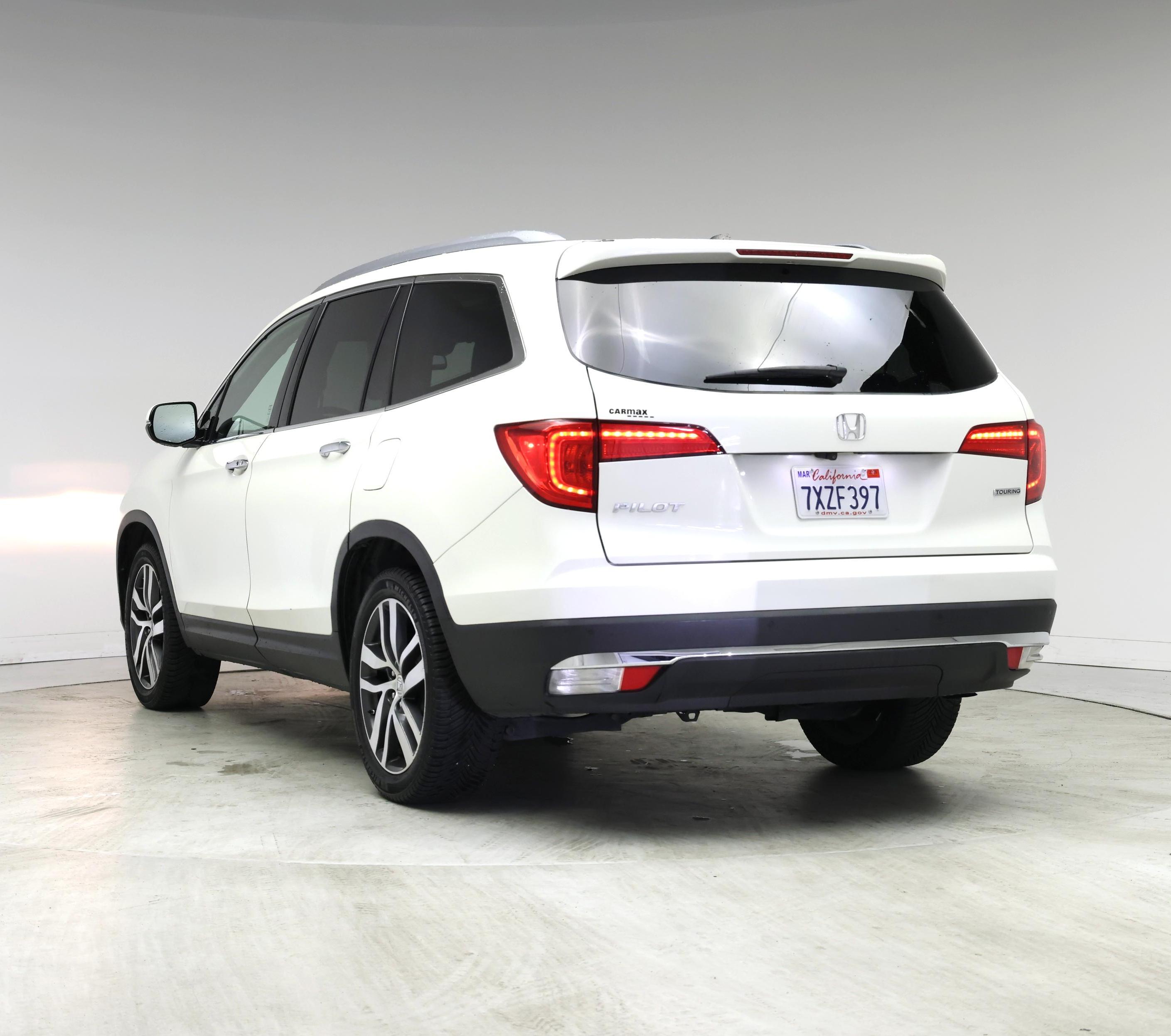 Thumbnail: 2017 Honda Pilot - 2