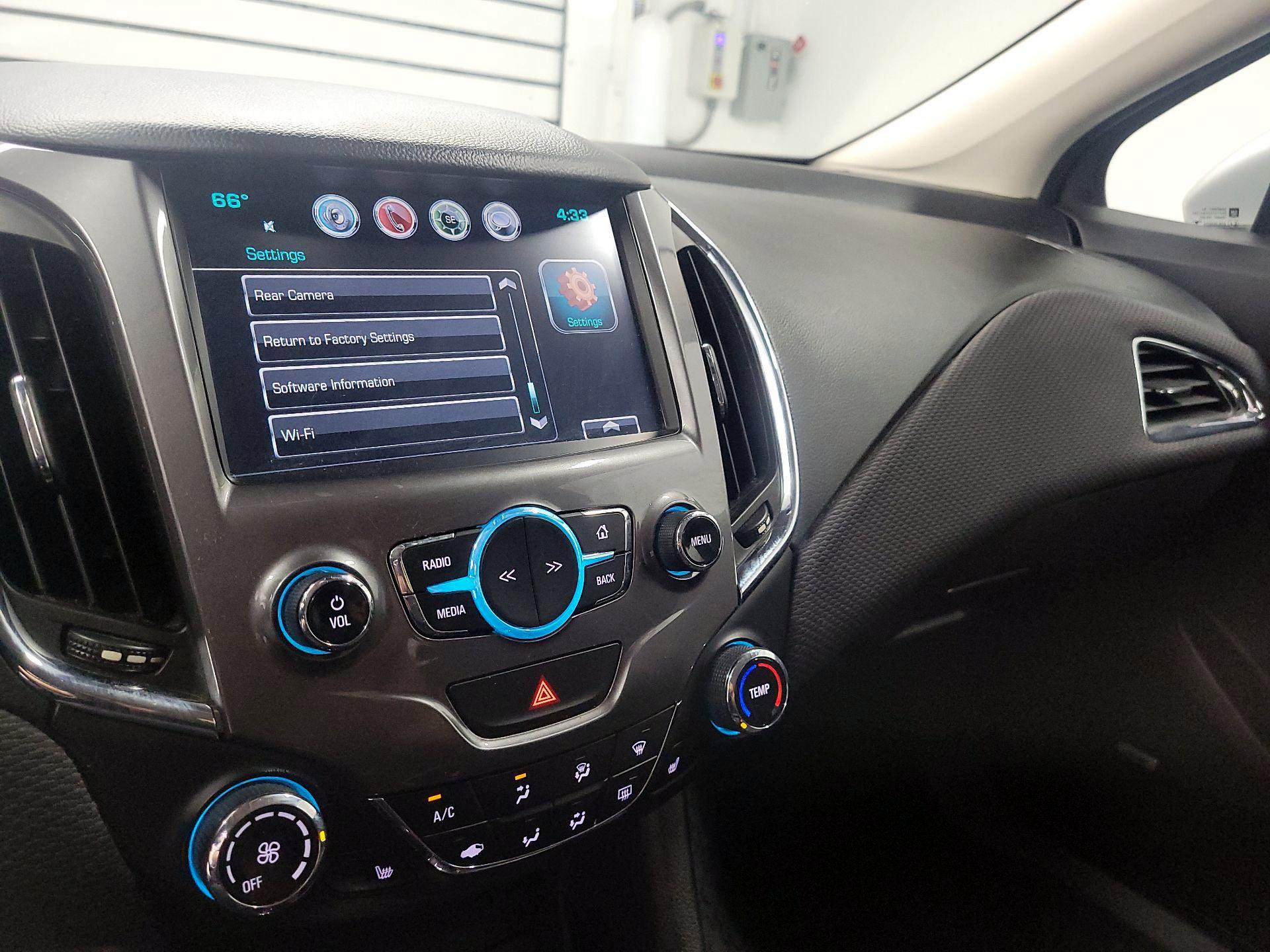 Thumbnail: 2017 Chevrolet Cruze - 14