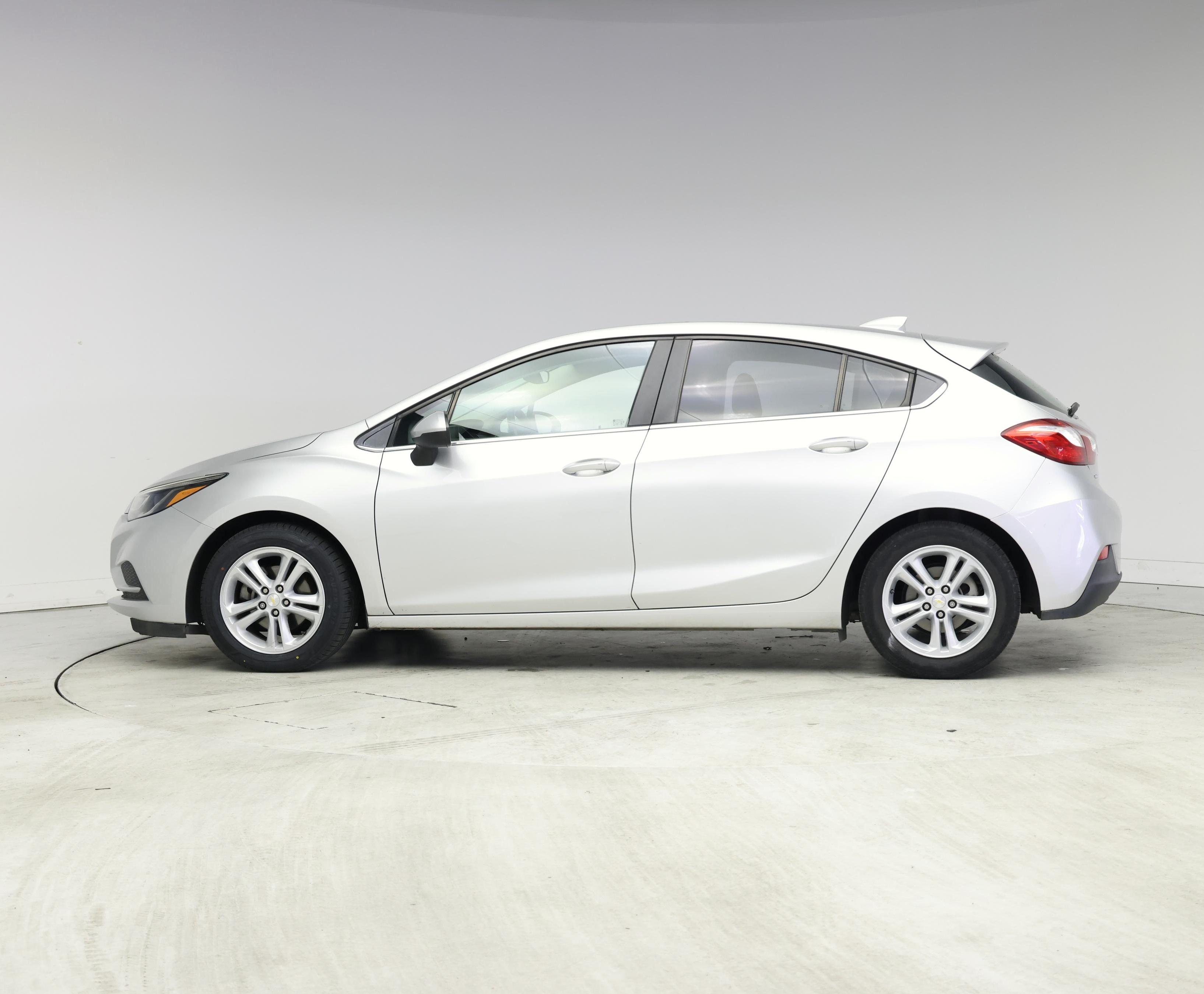 Thumbnail: 2017 Chevrolet Cruze - 3