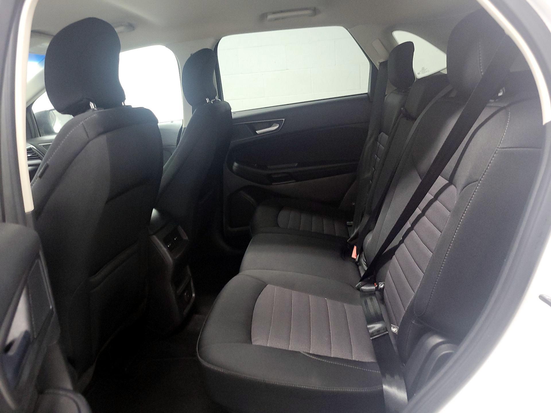 Thumbnail: 2017 Ford Edge - 17
