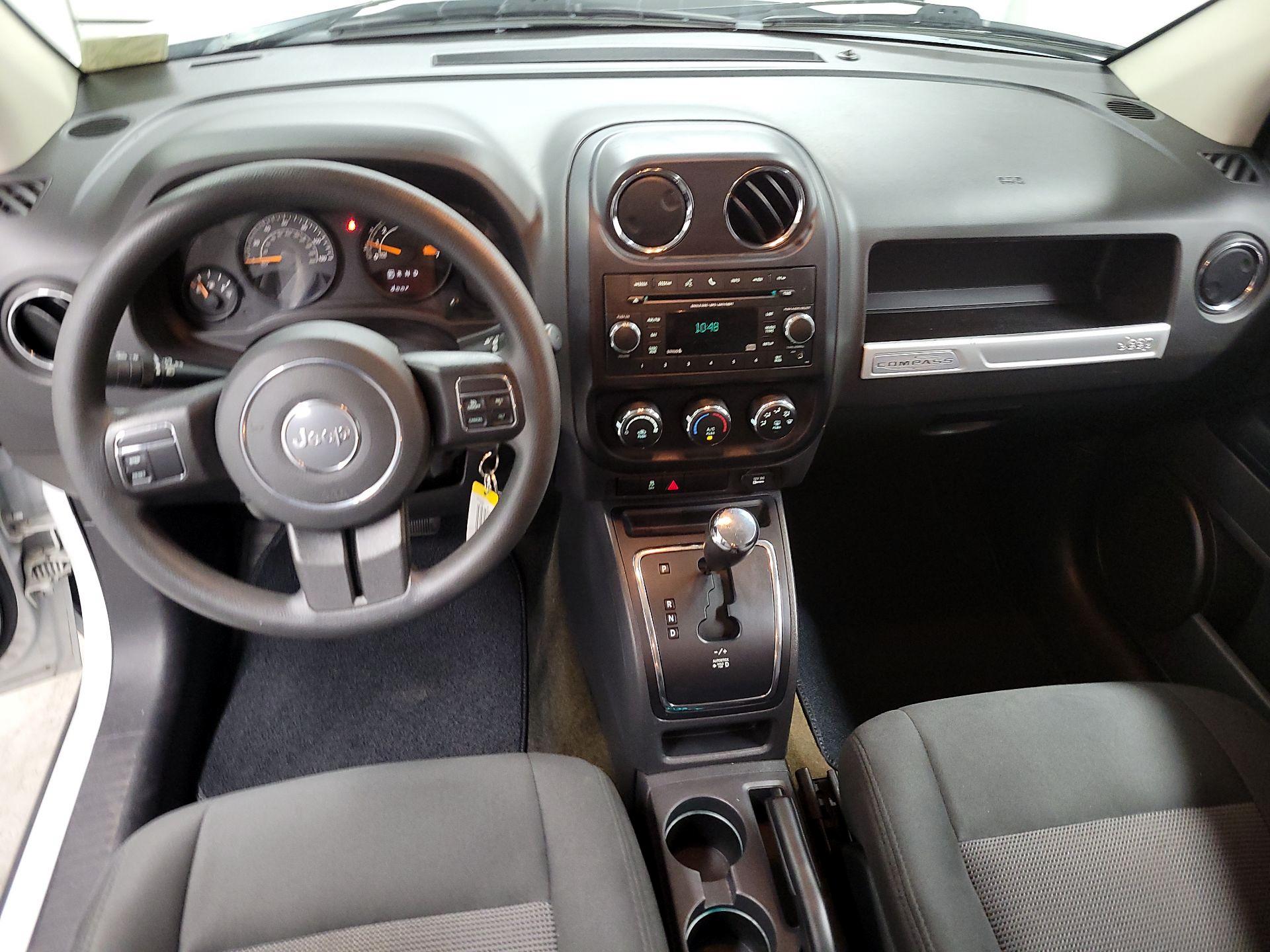 Thumbnail: 2016 Jeep Compass - 9