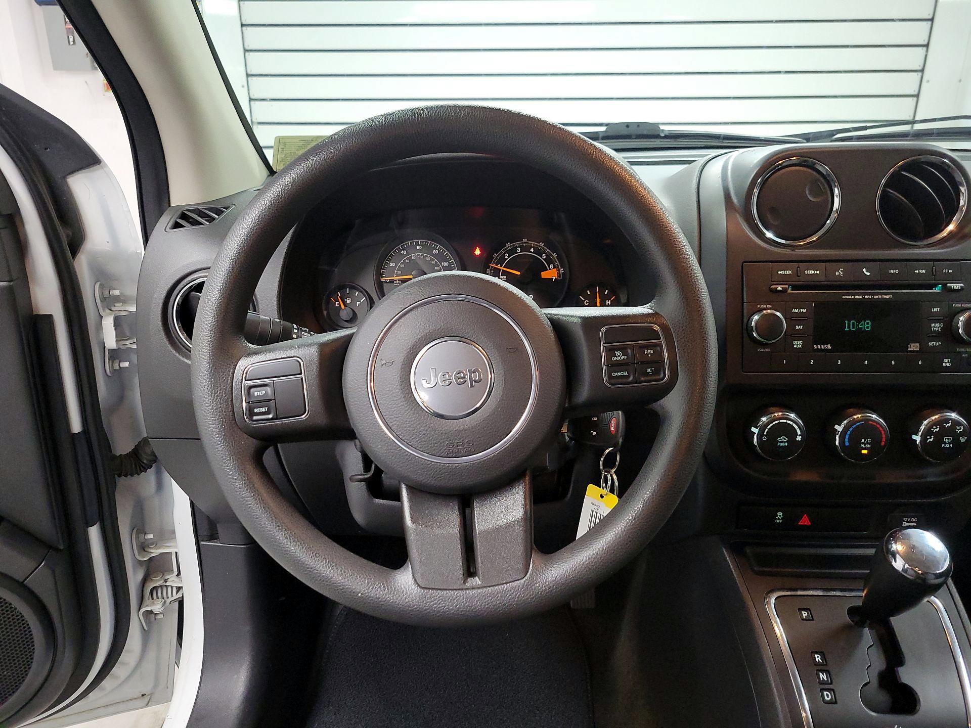 Thumbnail: 2016 Jeep Compass - 10
