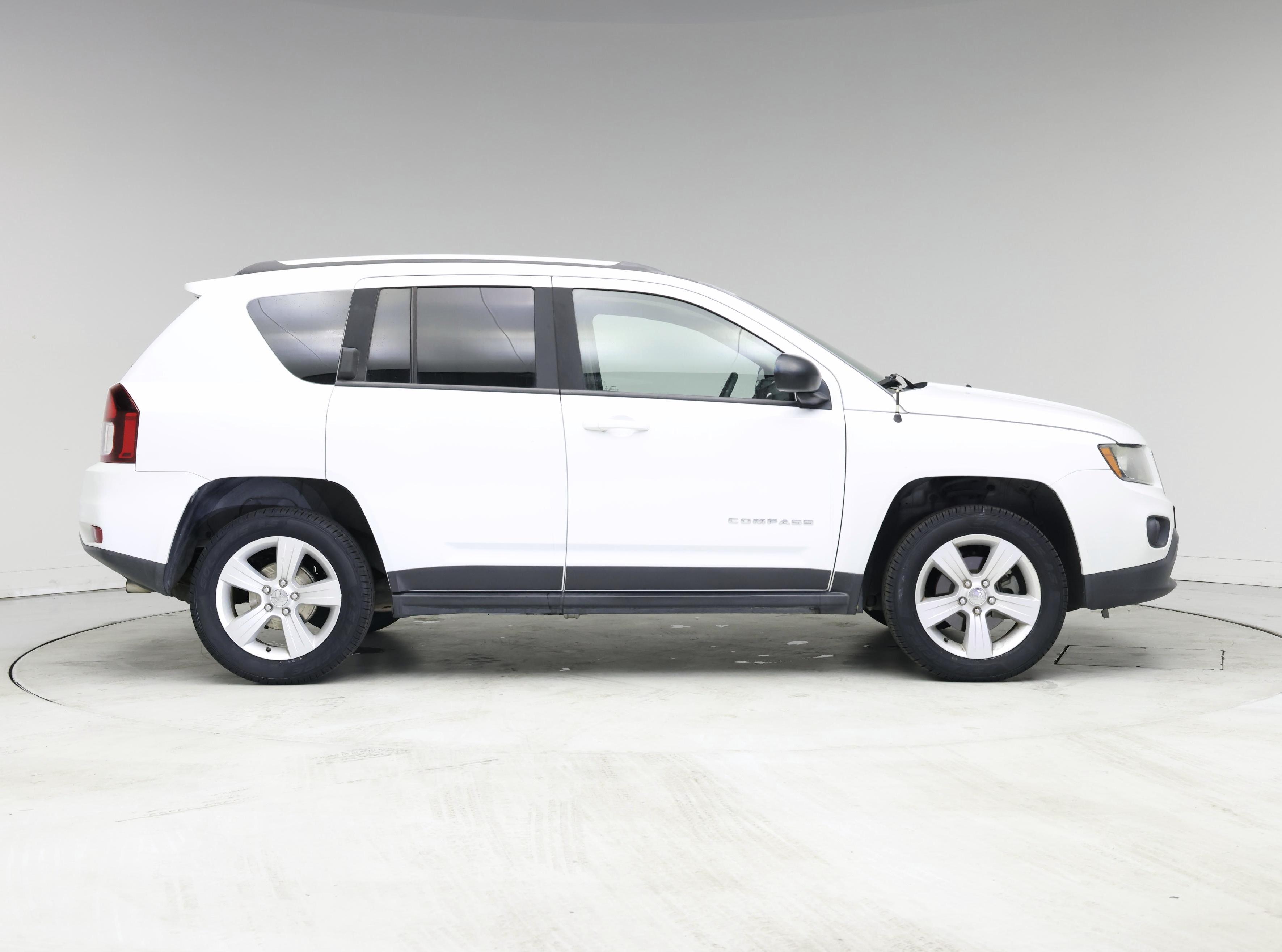 Thumbnail: 2016 Jeep Compass - 7