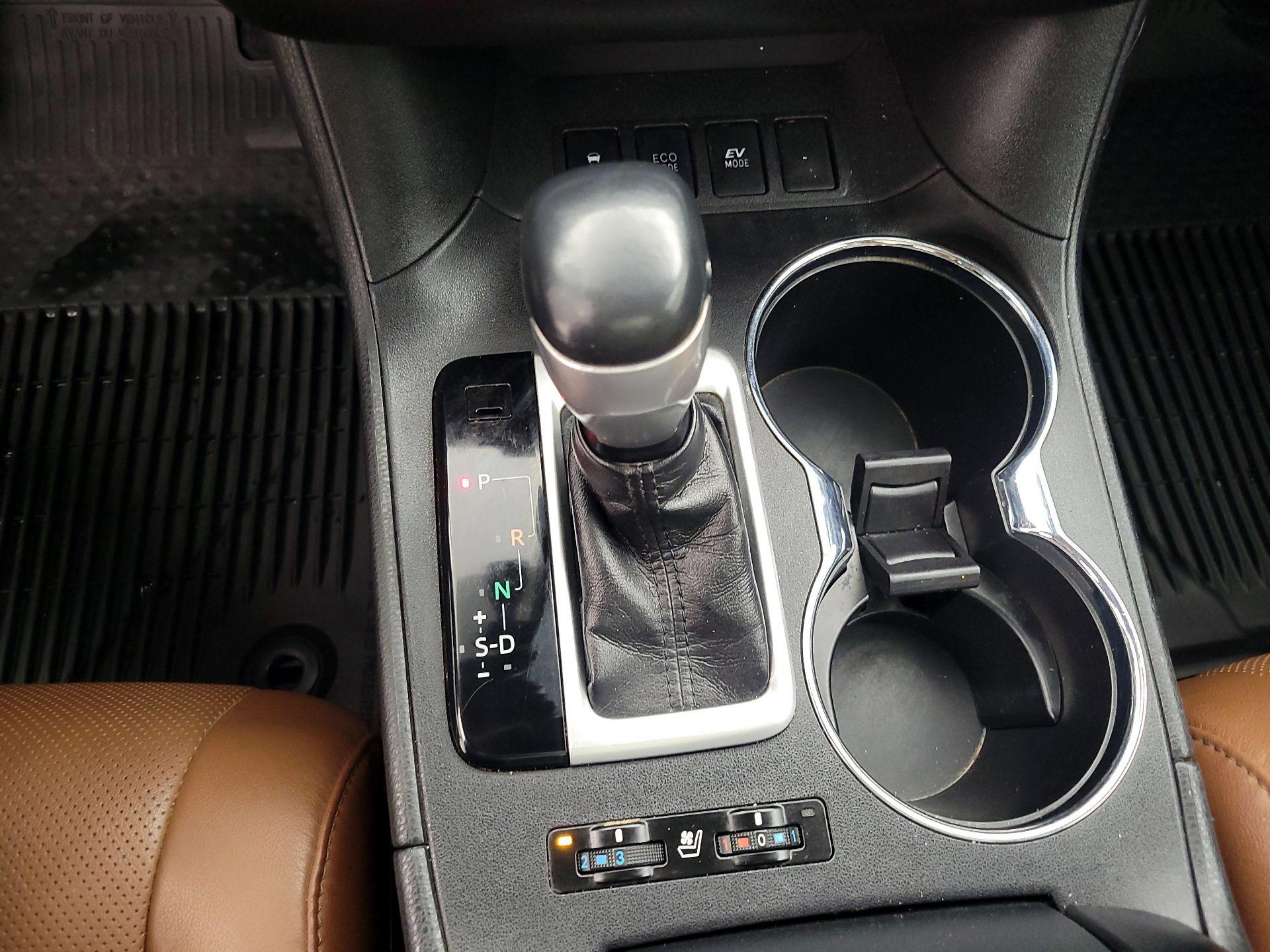 Thumbnail: 2019 Toyota Highlander - 17