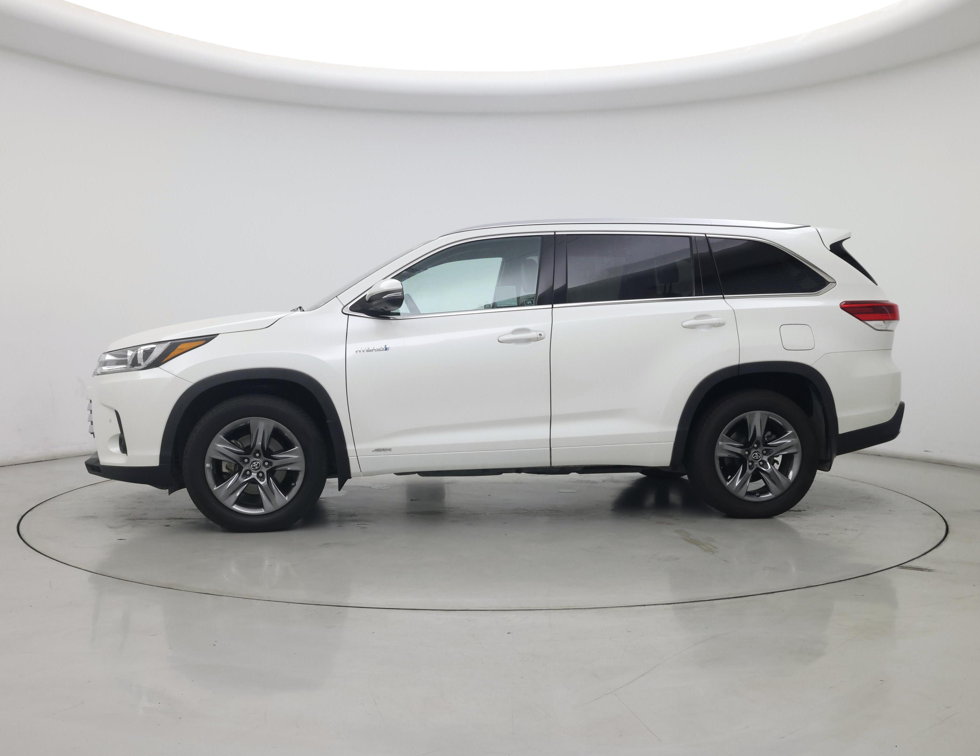 Thumbnail: 2019 Toyota Highlander - 3