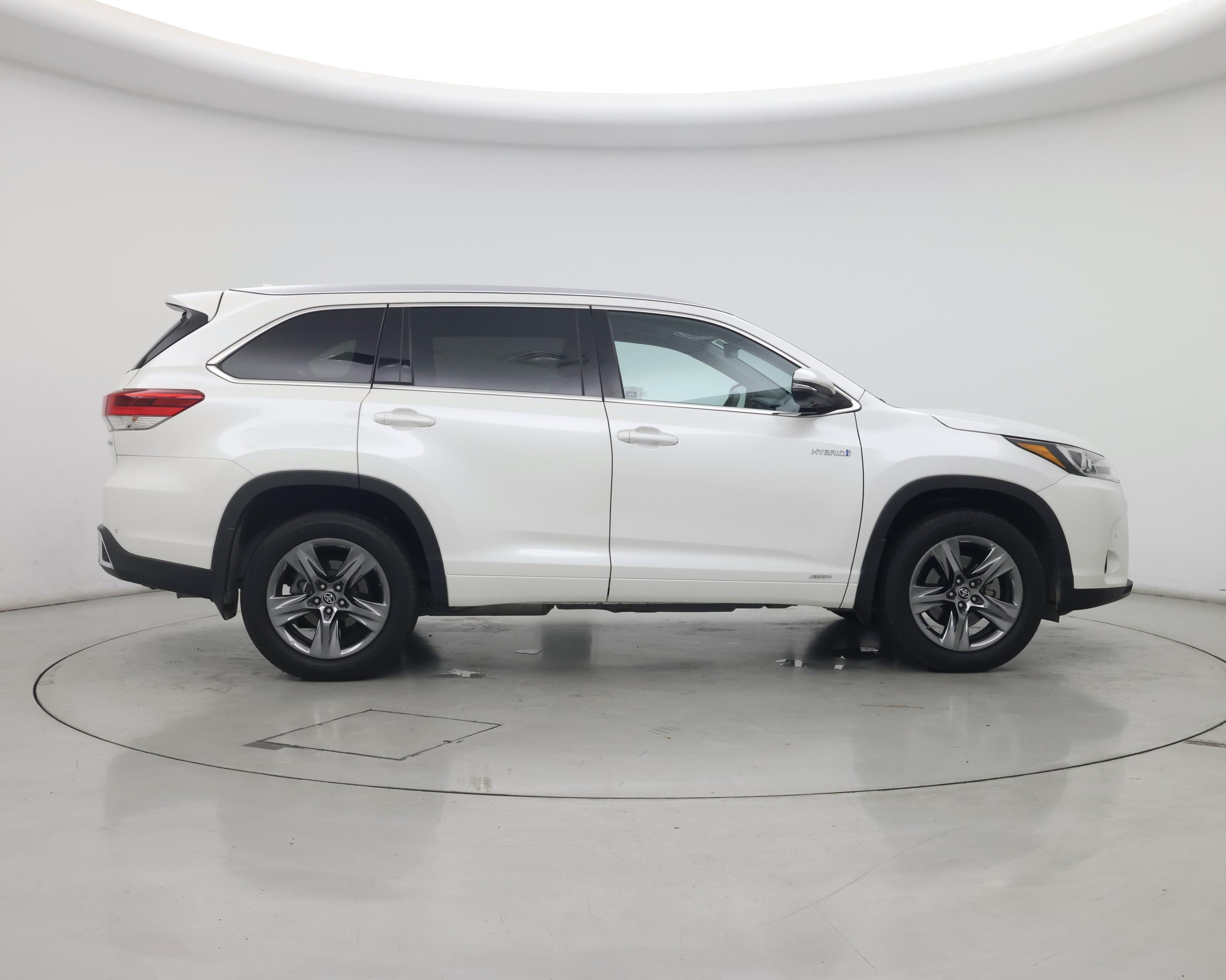 Thumbnail: 2019 Toyota Highlander - 7