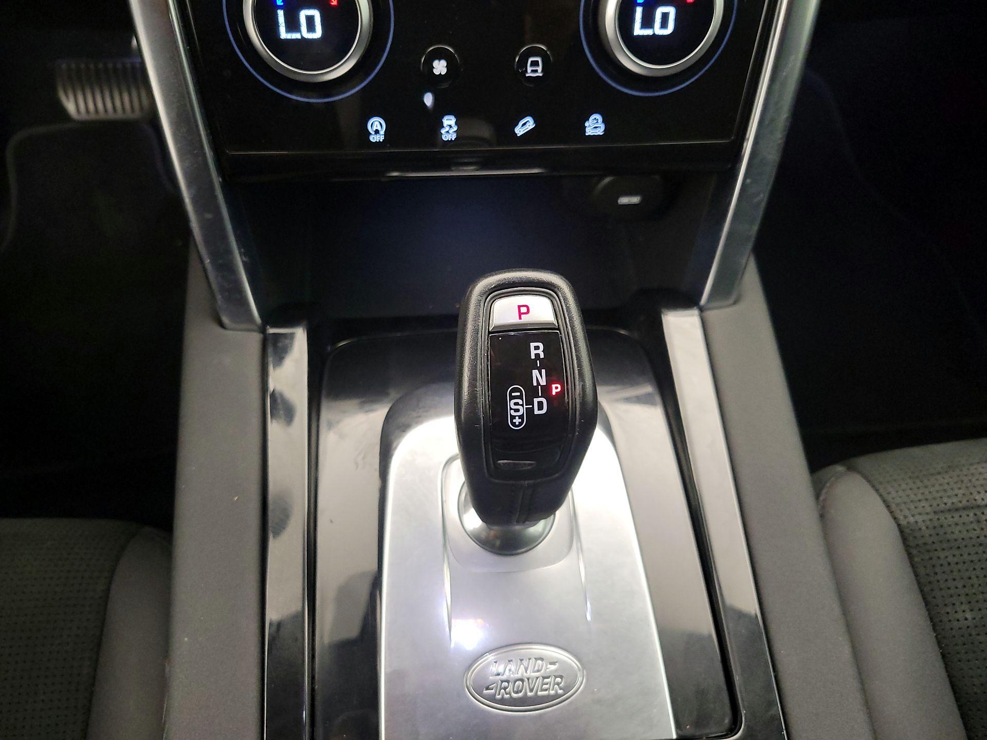 Thumbnail: 2020 Land Rover Discovery Sport - 18