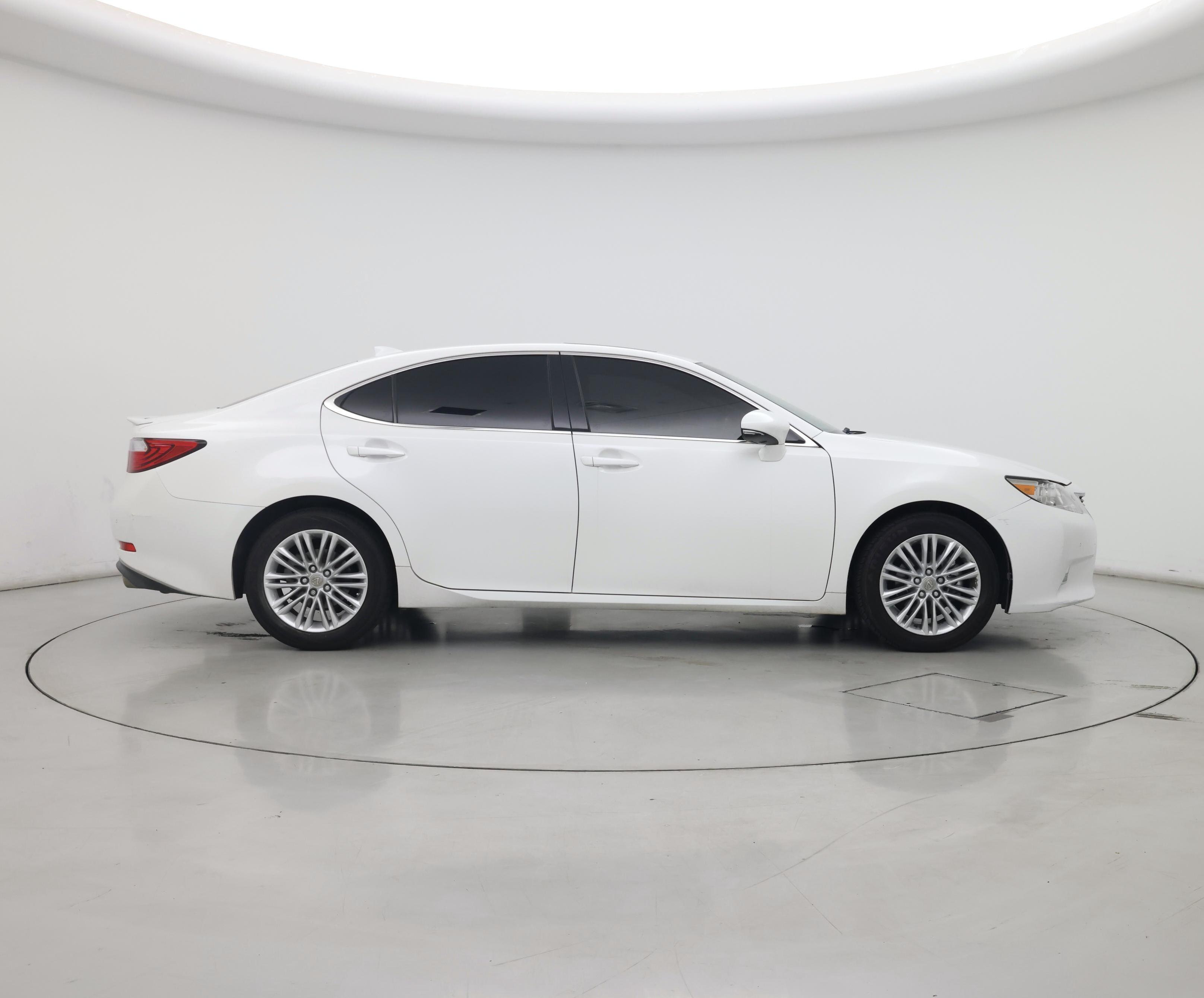 Thumbnail: 2015 Lexus ES - 7