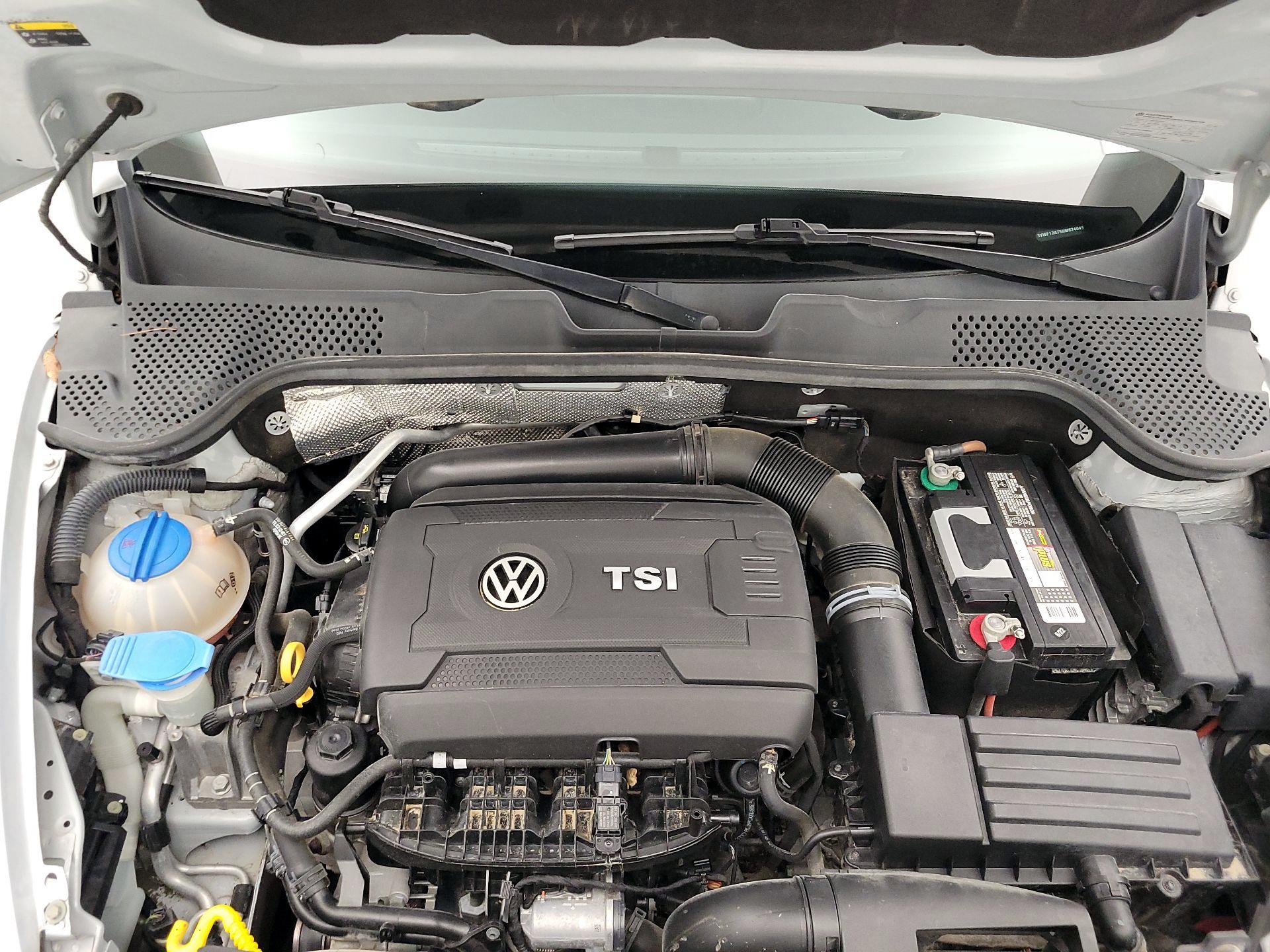 Thumbnail: 2017 Volkswagen Beetle - 20