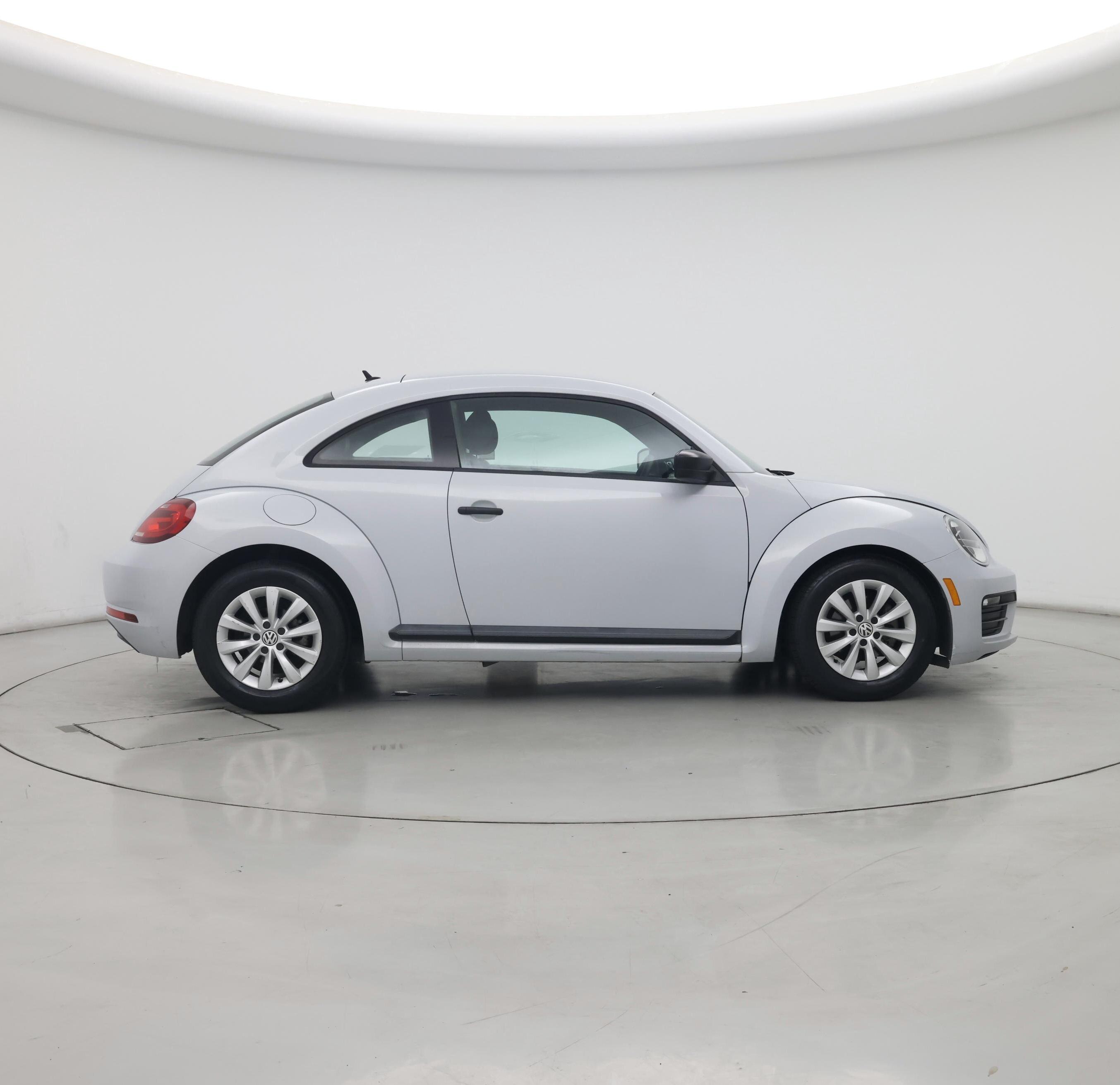 Thumbnail: 2017 Volkswagen Beetle - 7