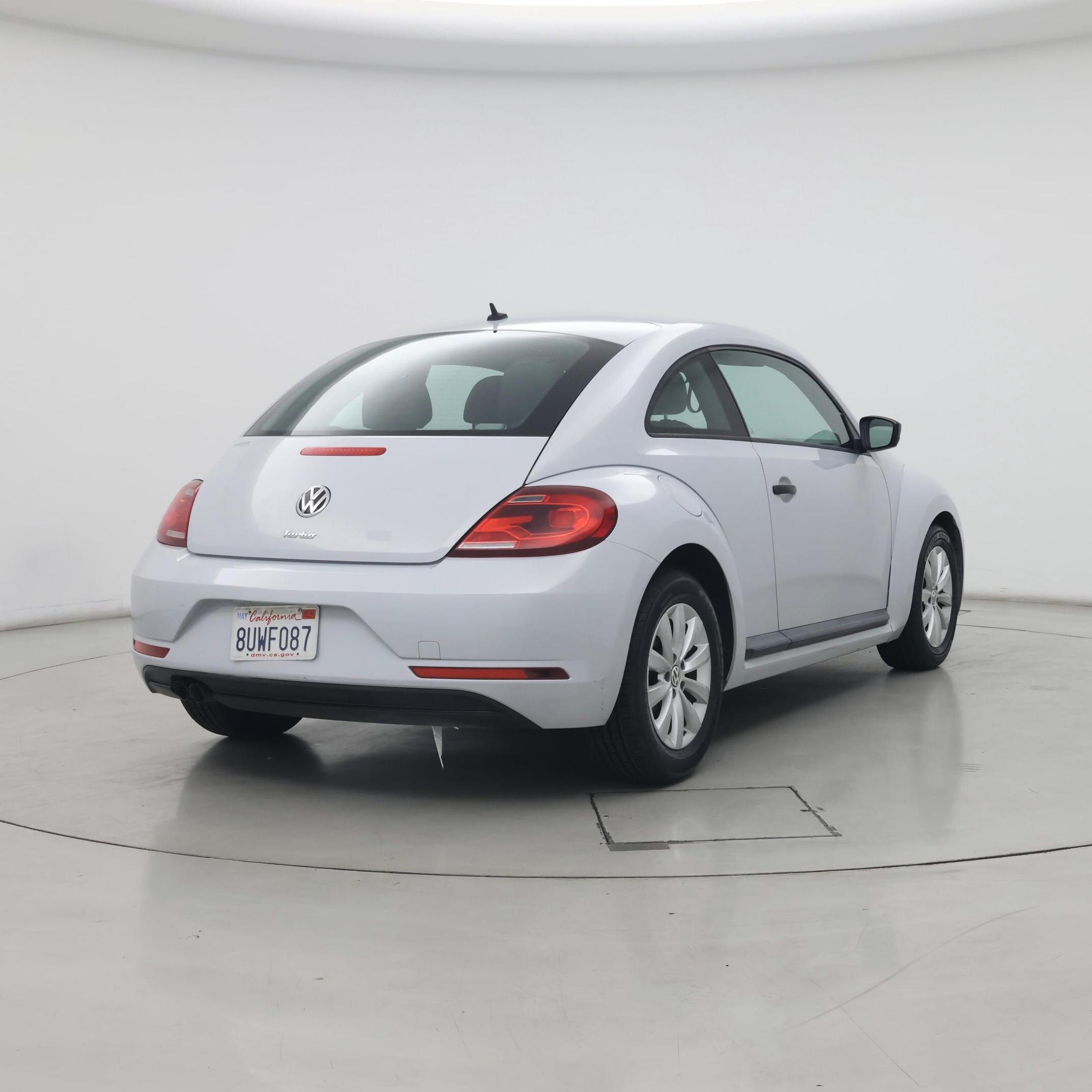 Thumbnail: 2017 Volkswagen Beetle - 8