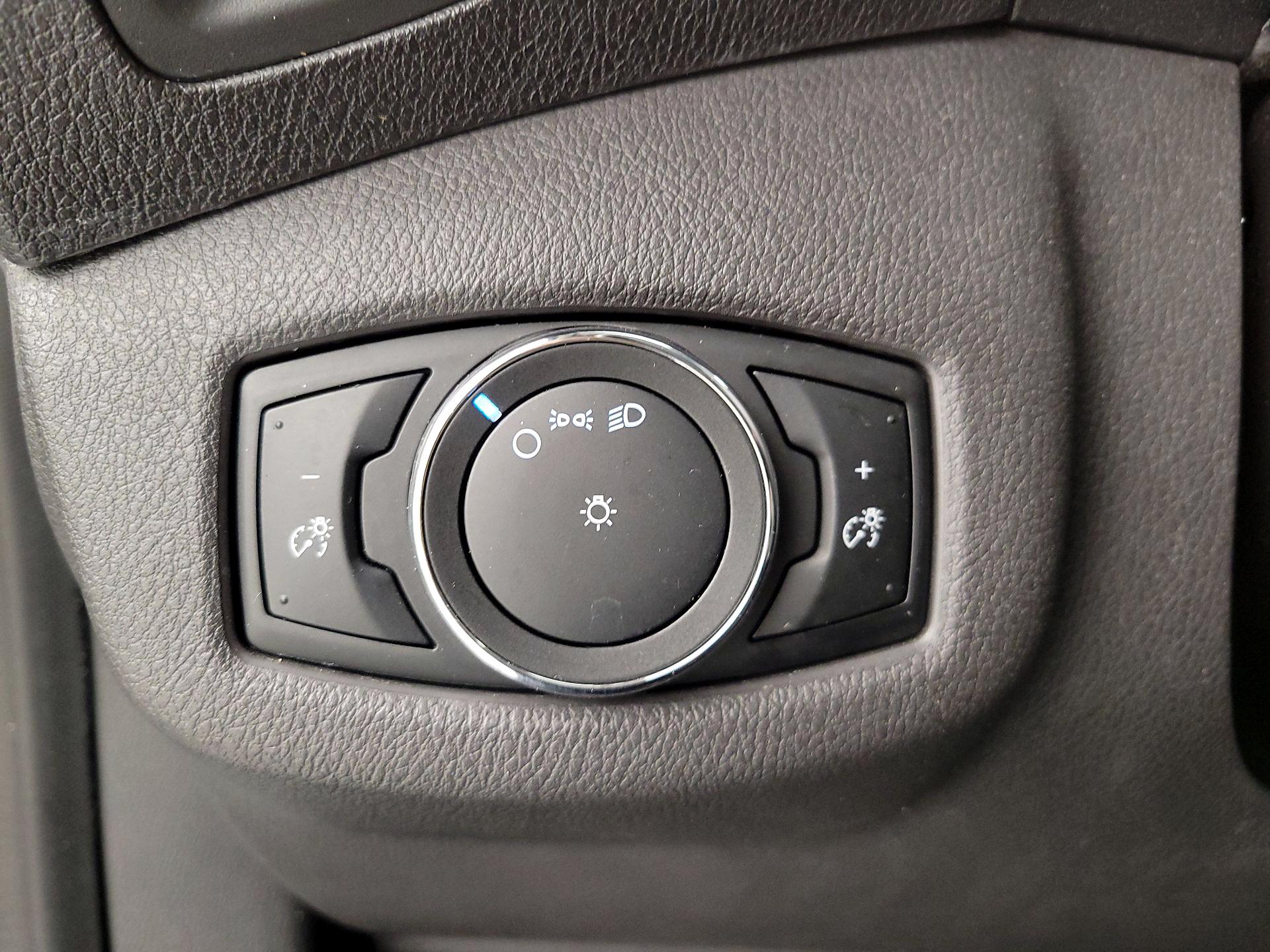 Thumbnail: 2015 Ford Transit Series - 13