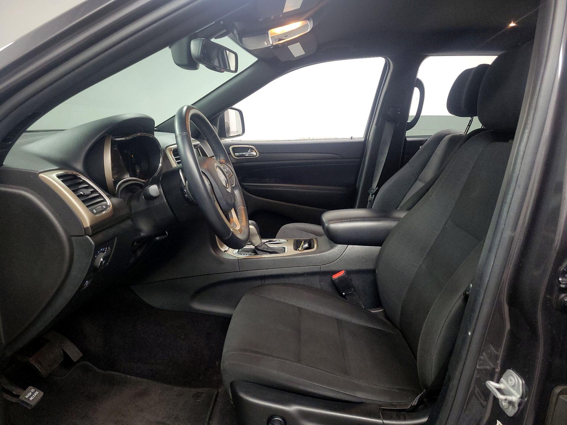 Thumbnail: 2016 Jeep Grand Cherokee - 11
