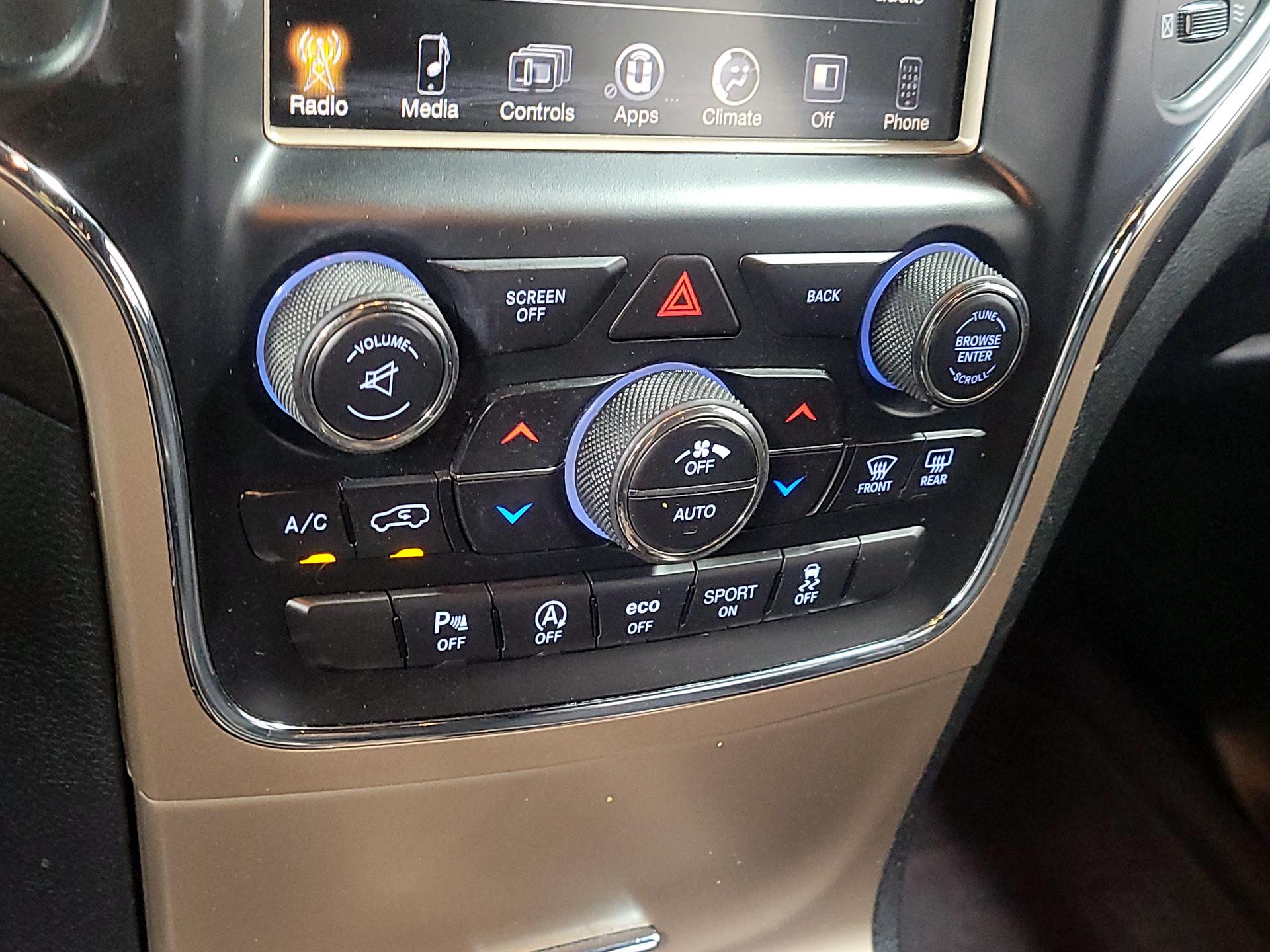 Thumbnail: 2016 Jeep Grand Cherokee - 15