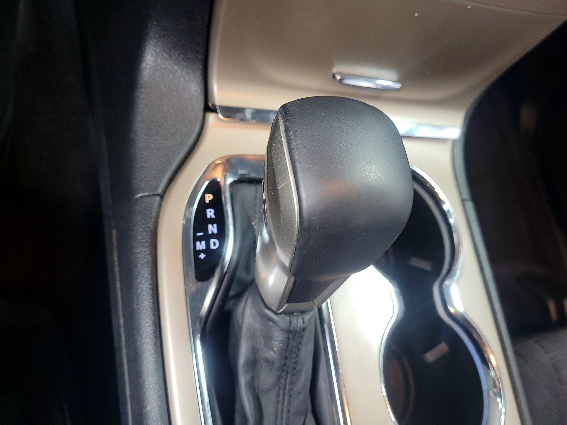 Thumbnail: 2016 Jeep Grand Cherokee - 16