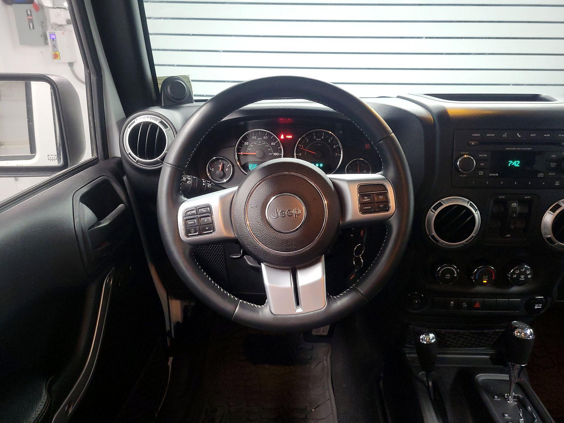 Thumbnail: 2014 Jeep Wrangler - 10