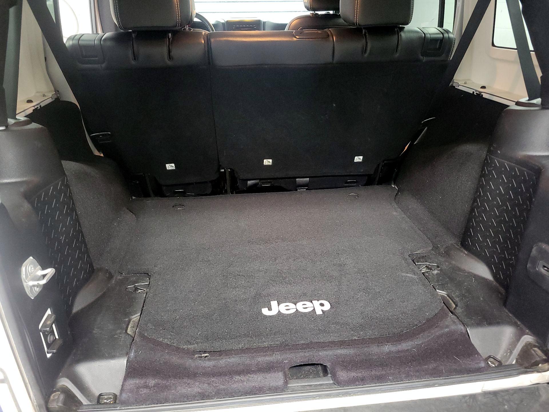 Thumbnail: 2014 Jeep Wrangler - 17