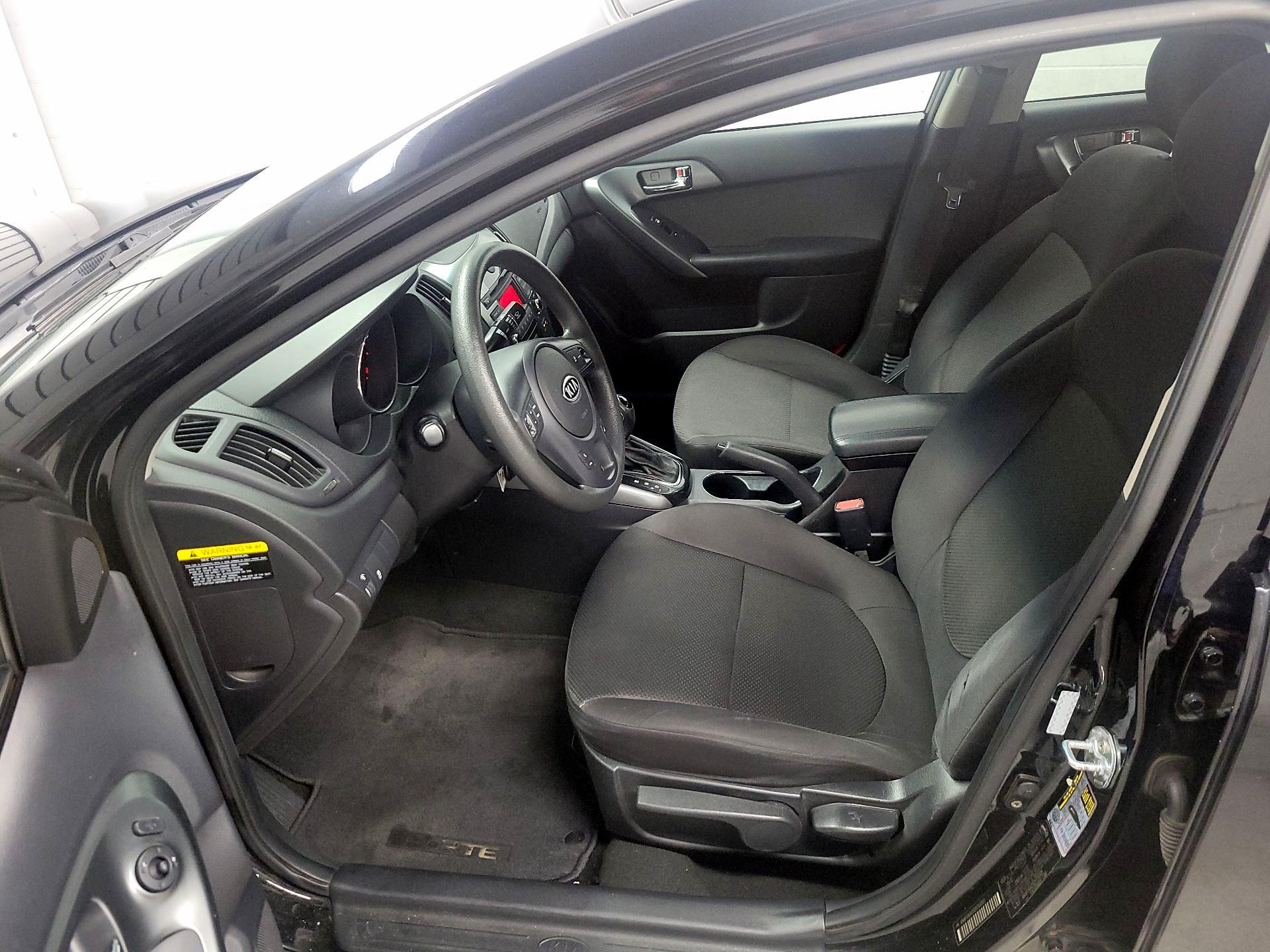 Thumbnail: 2013 Kia Forte - 11